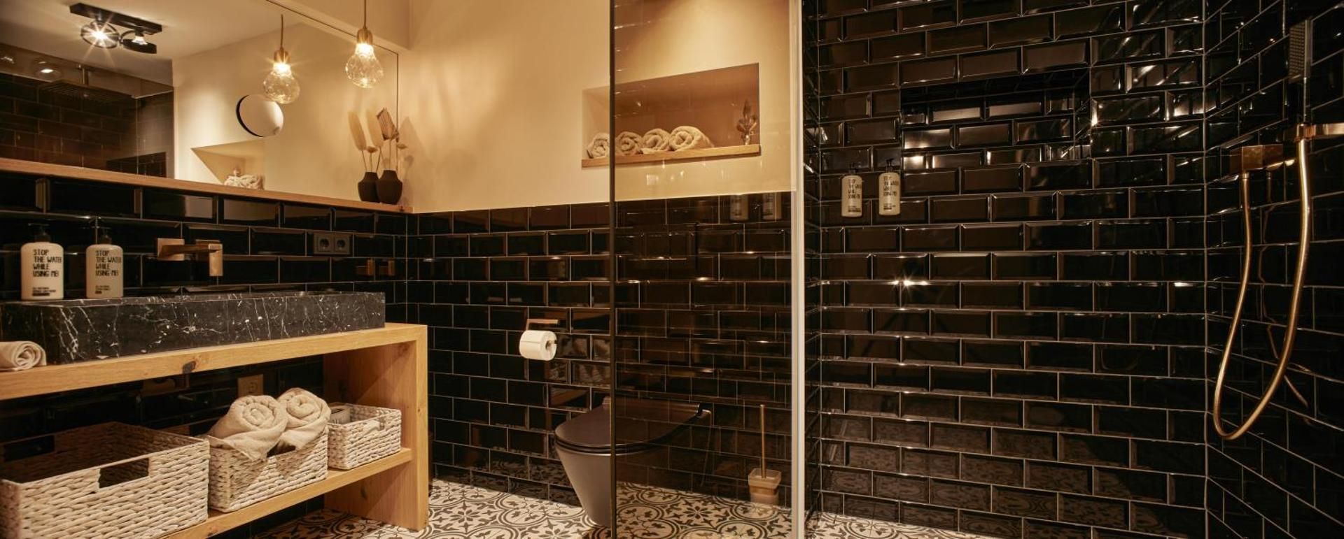 Deluxe Apartment with 2 bedrooms + optional extra Bedroom (4-6 Adults)