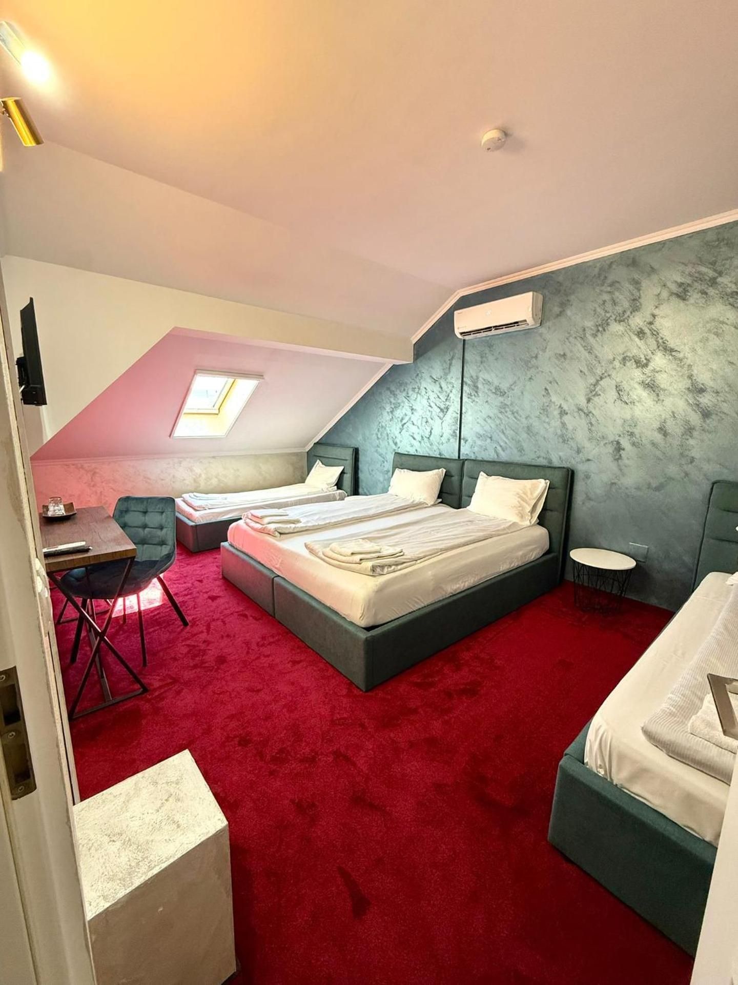 Deluxe Quadruple Room