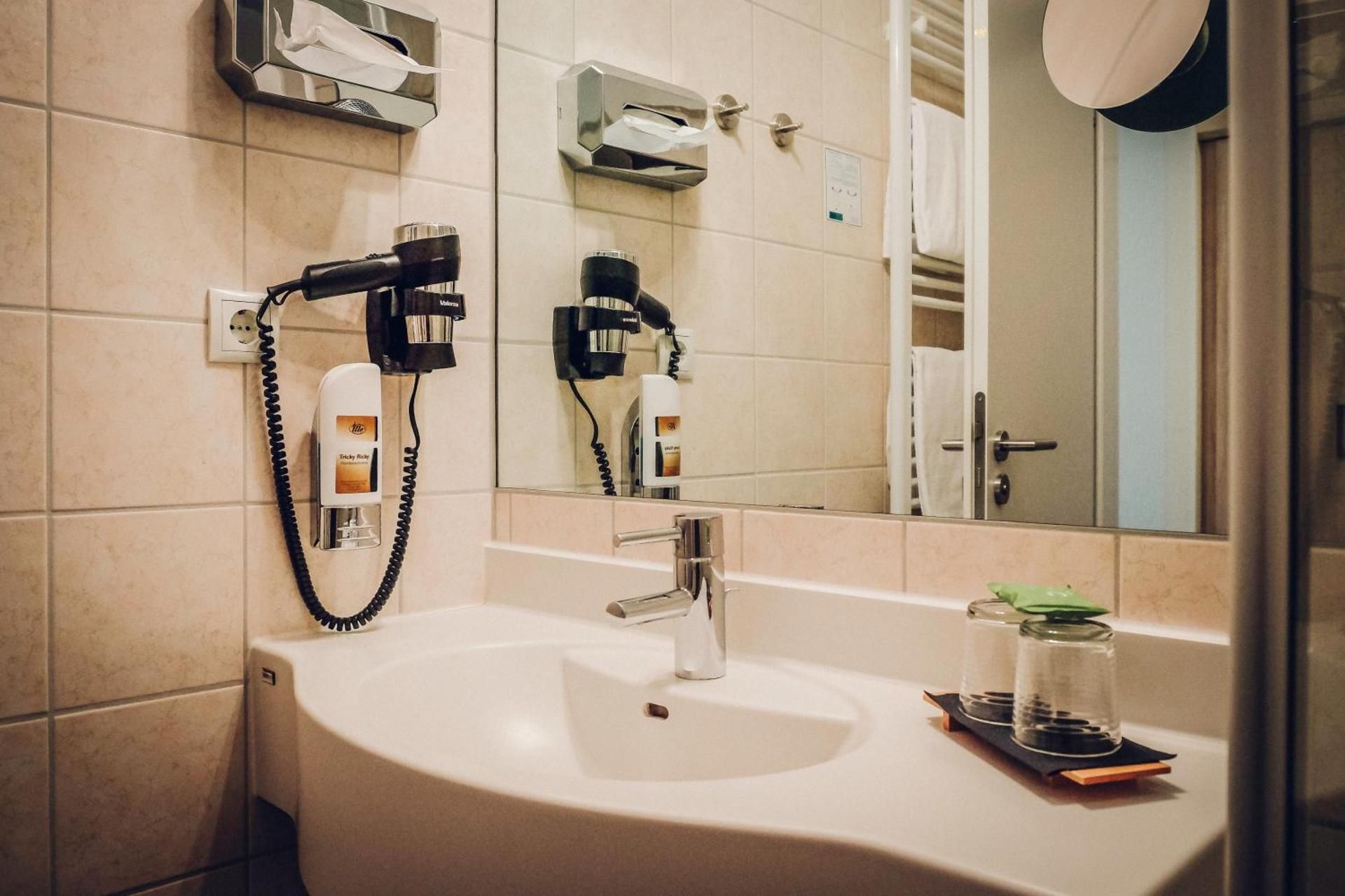 Double Room with Street View