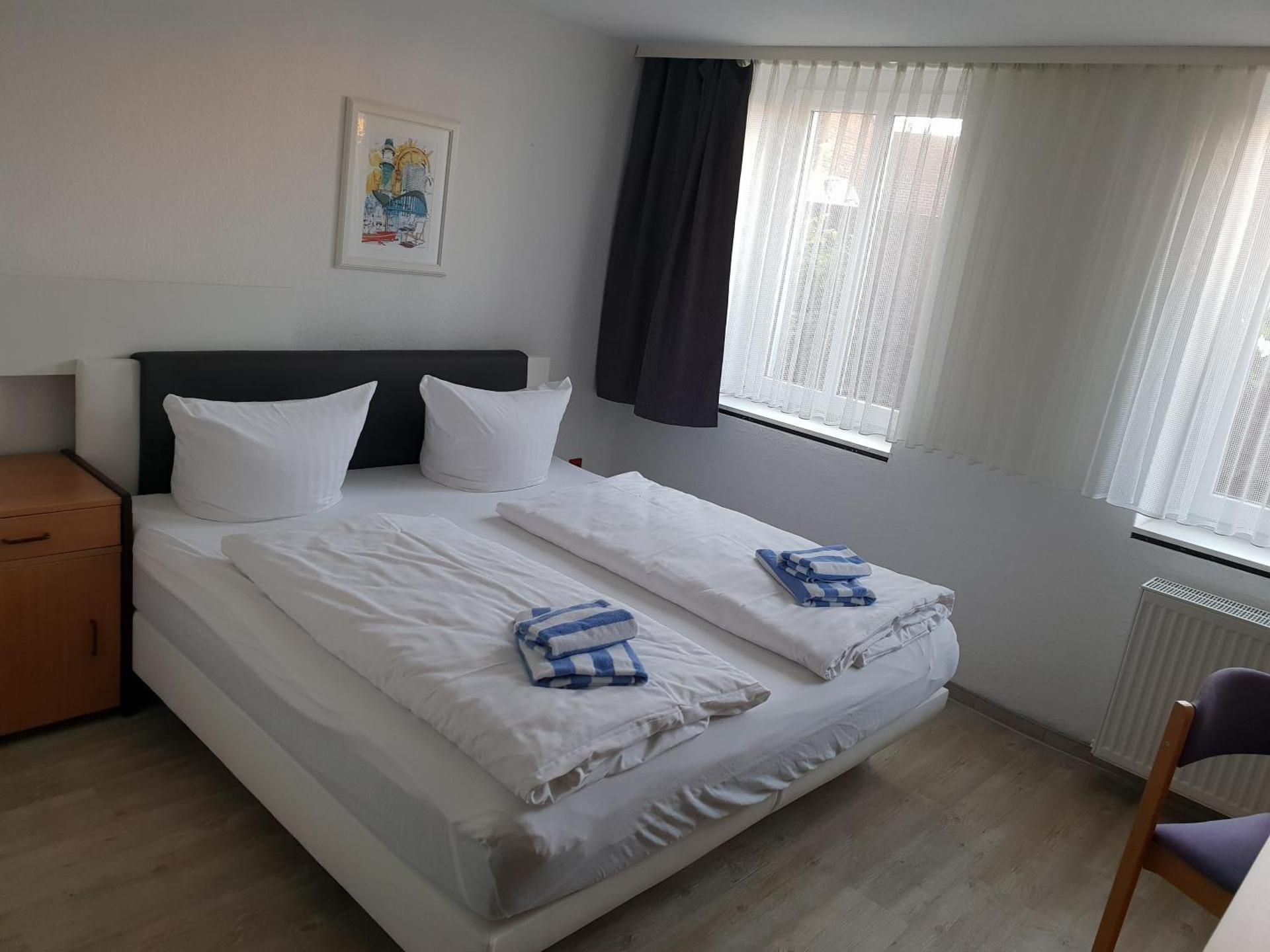 Double Room - Below Ground Level - 03