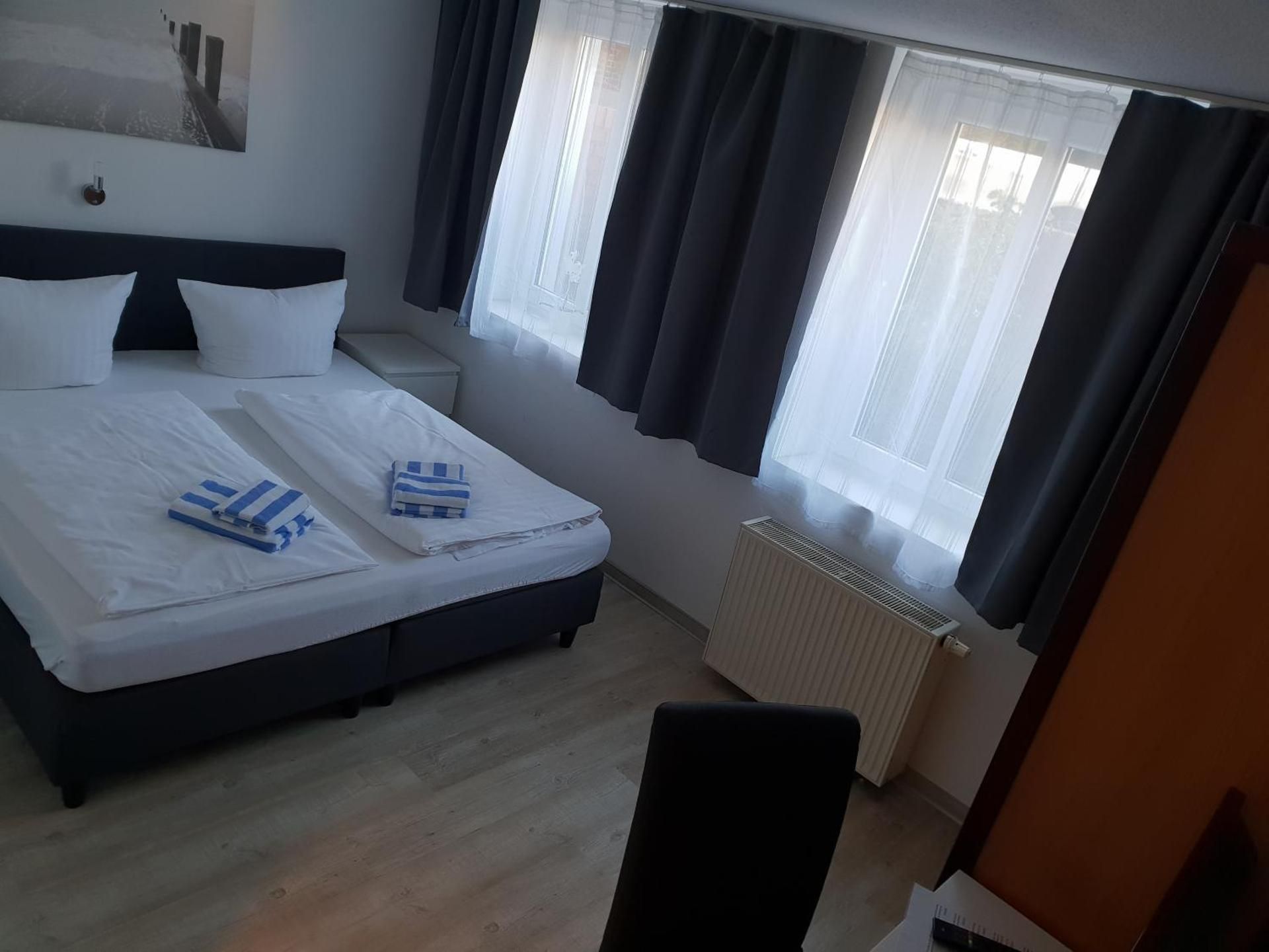 Double Room - Below Ground Level - 01