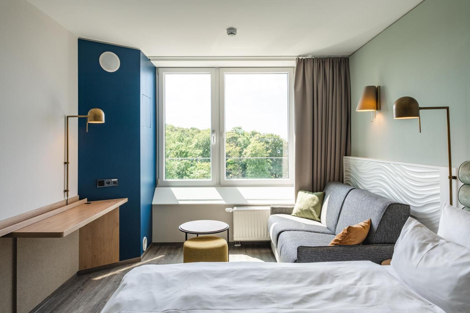 Deluxe Double Room with Side Sea View