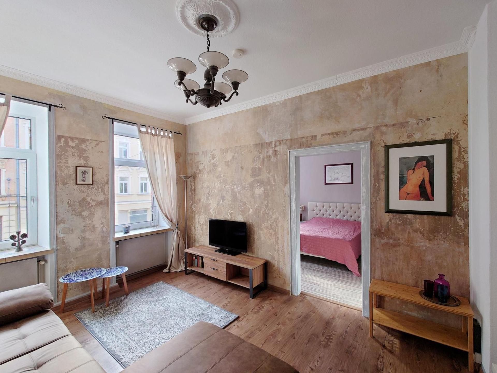 One-Bedroom Apartment