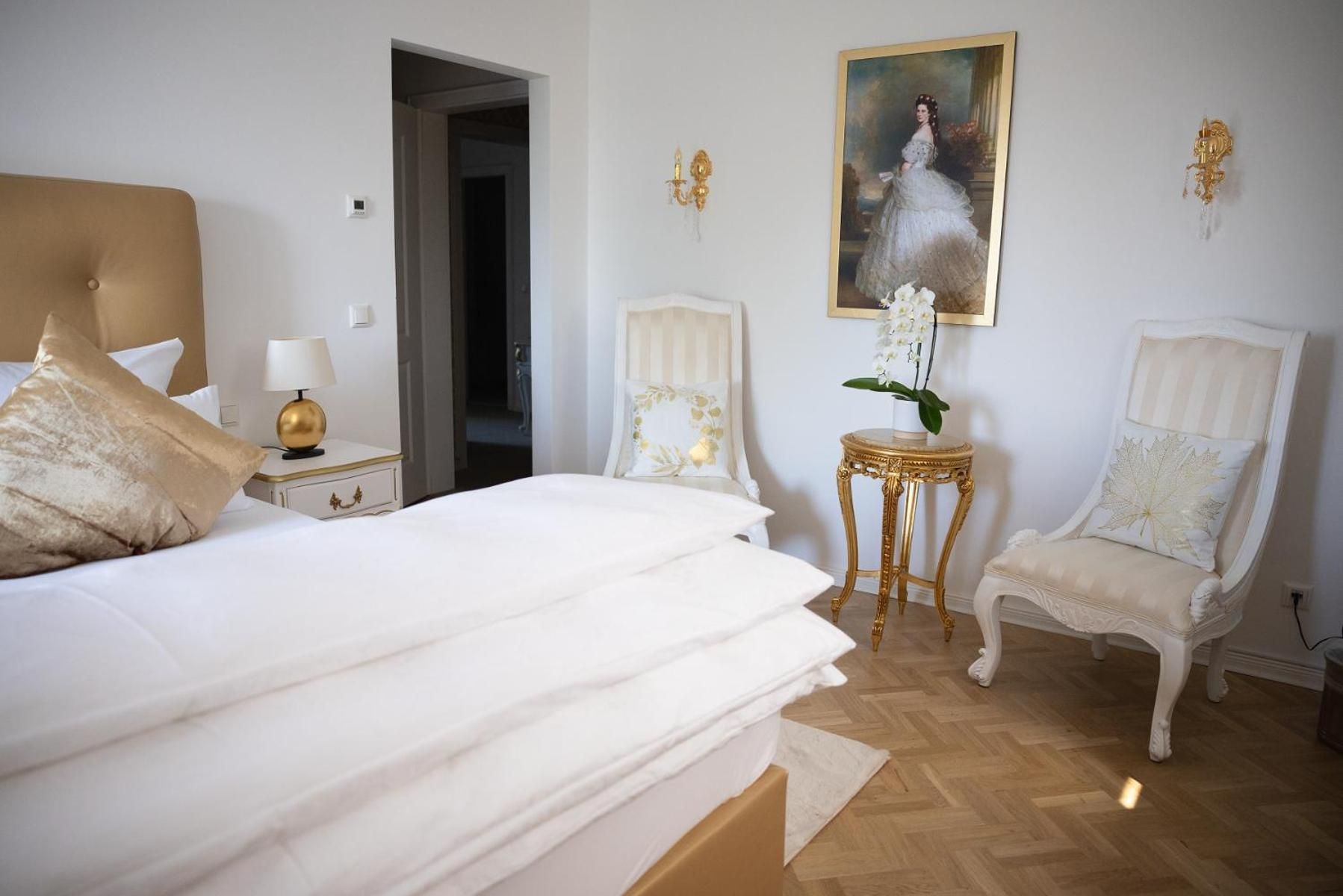 Suite - Castle