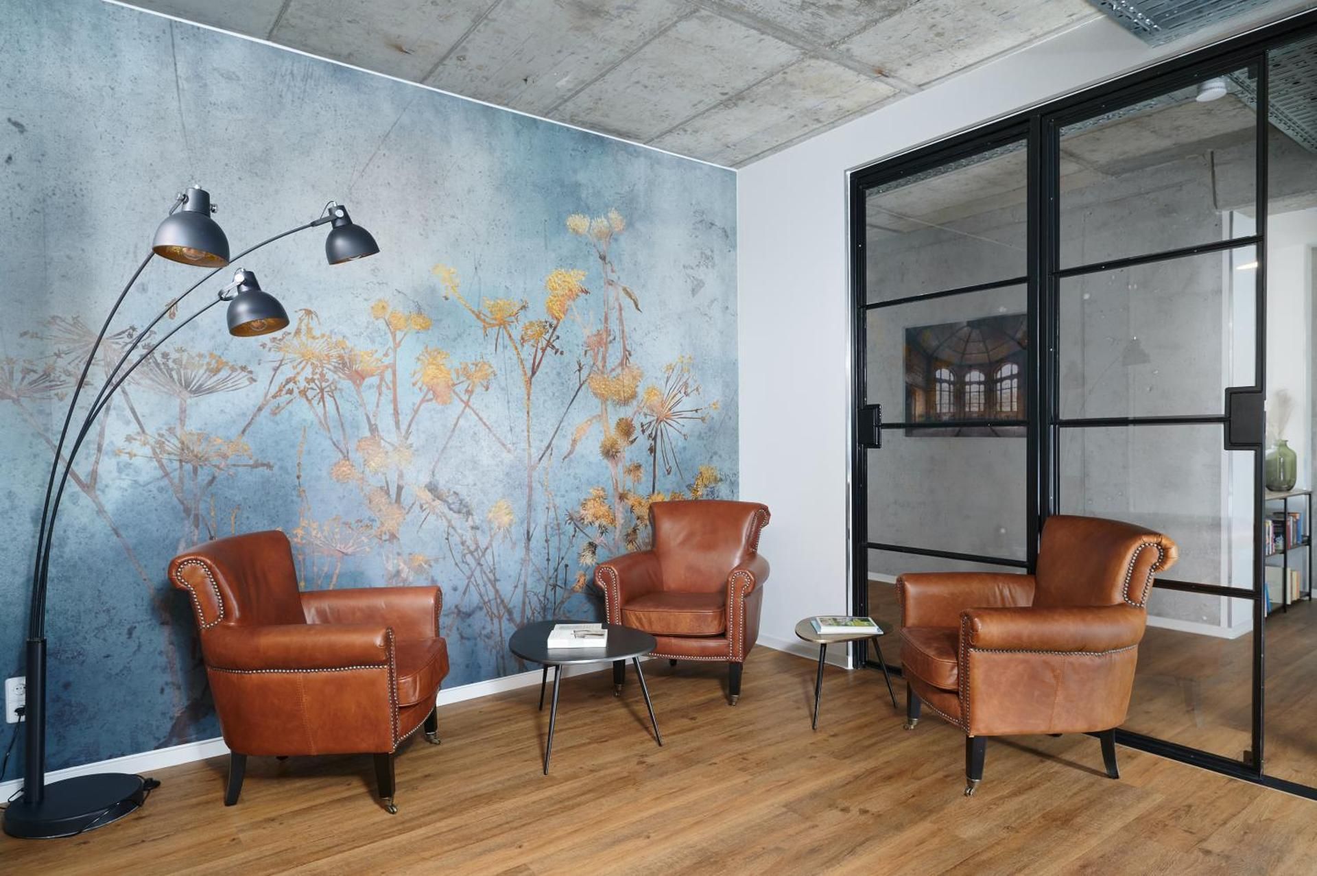 shared lounge/tv area