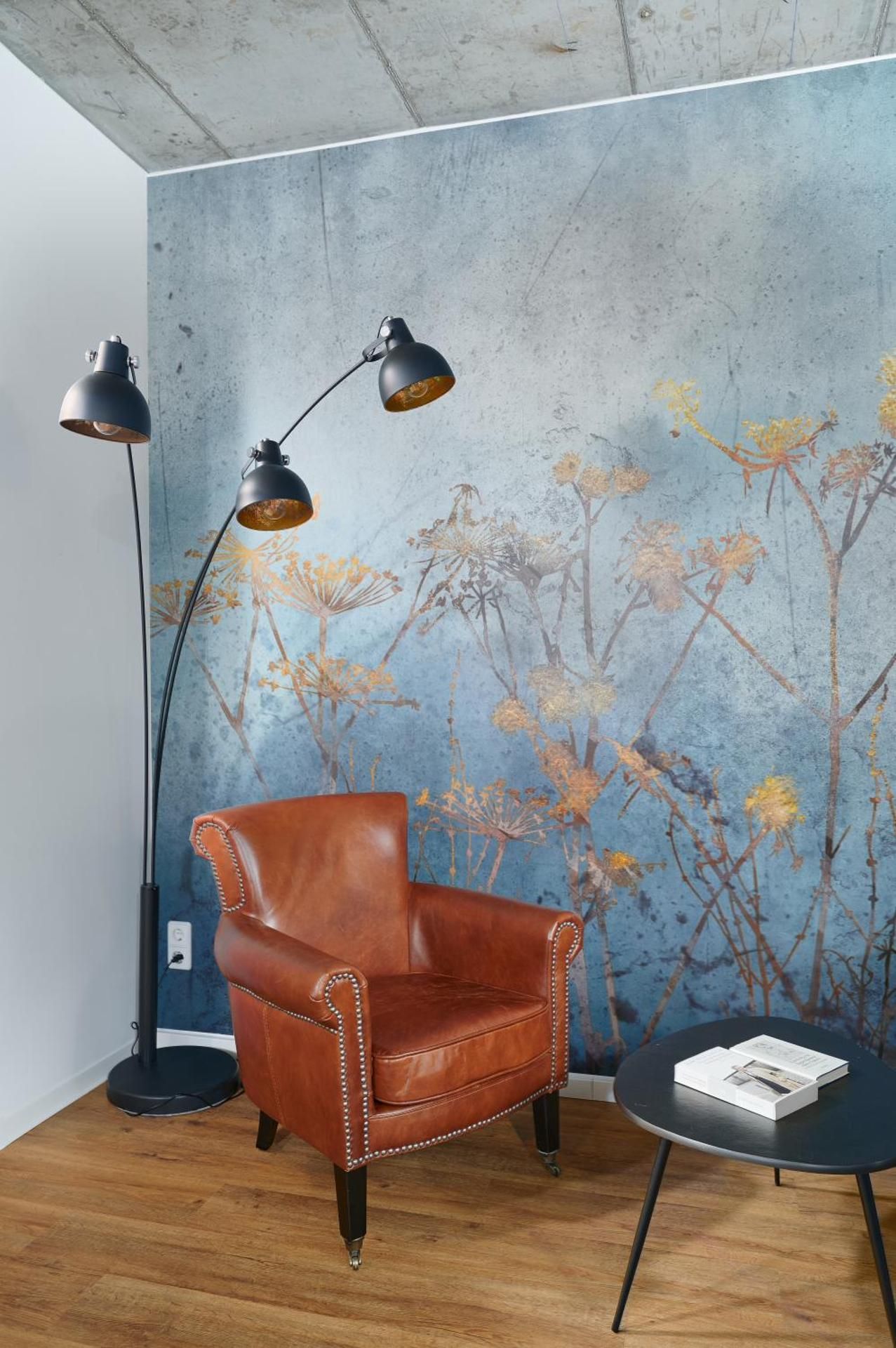 shared lounge/tv area