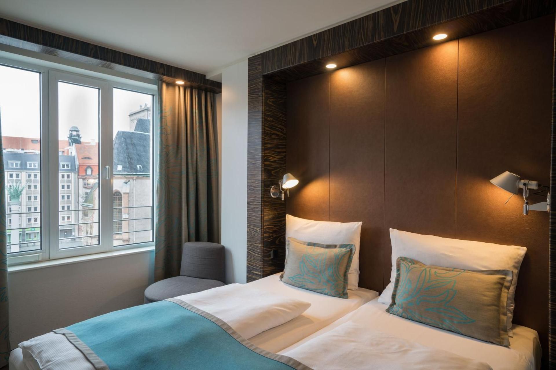 Motel One Leipzig-Nikolaikirche Queen Room