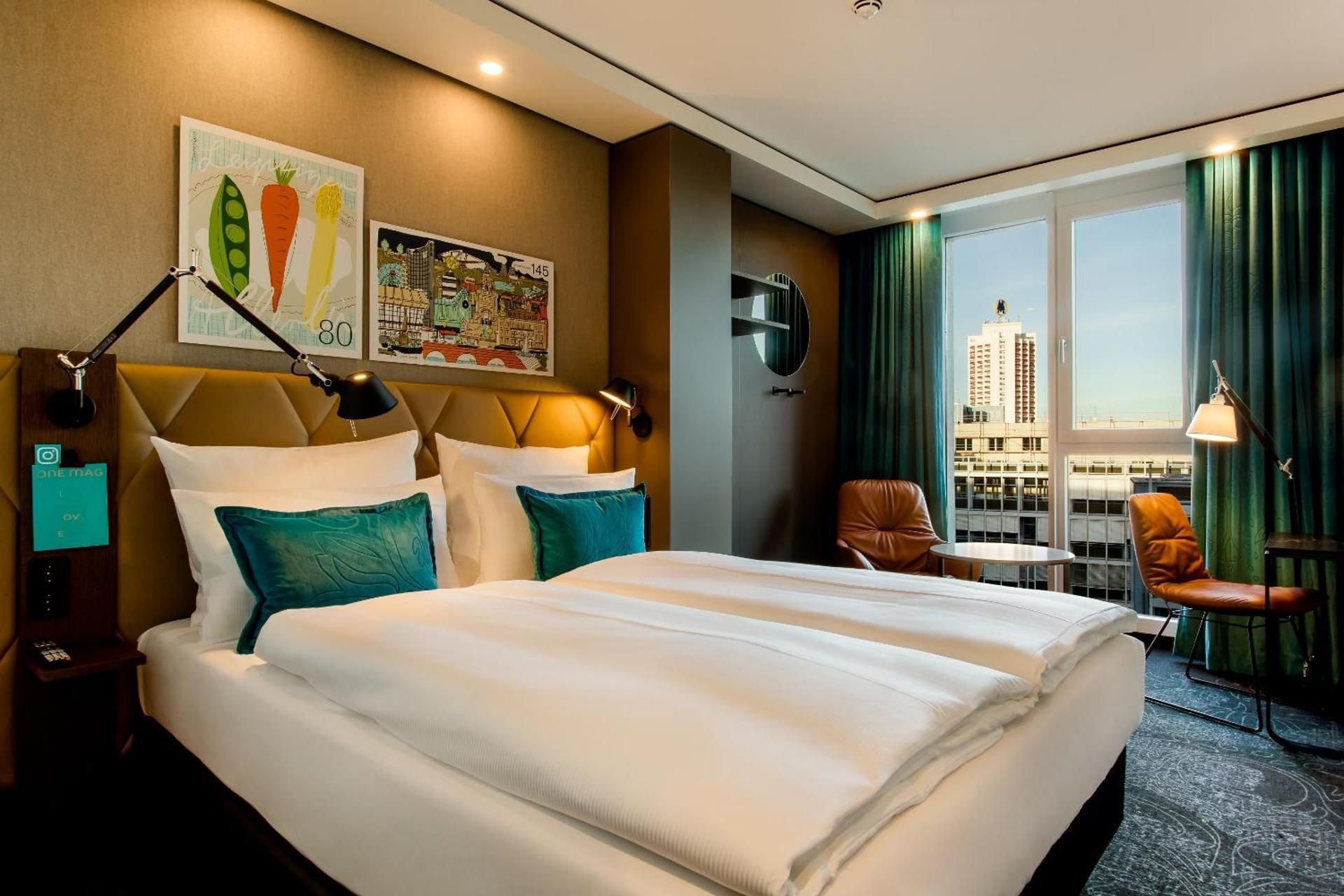 Motel One Leipzig-Post Queen Room