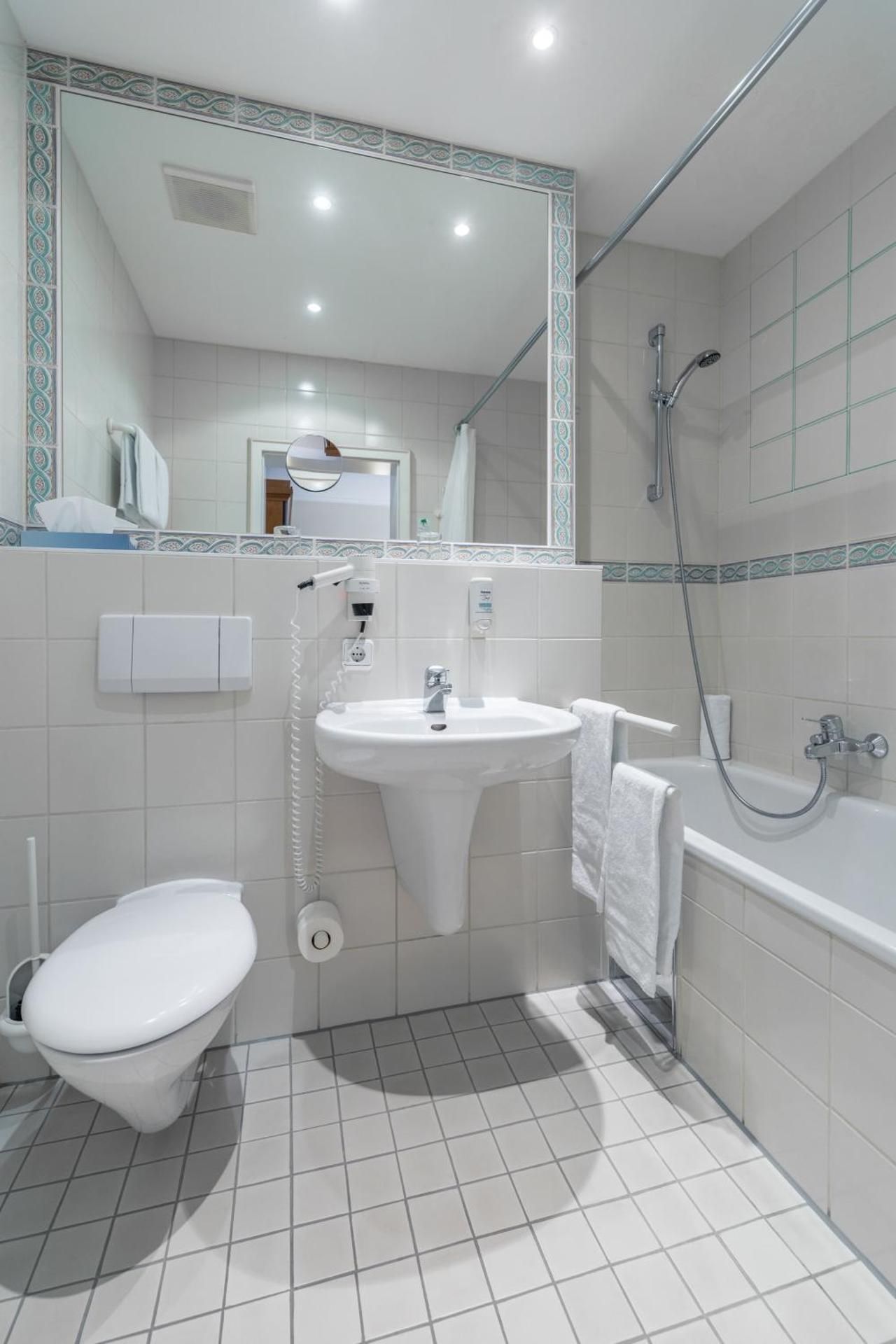 Galerie Hotel Leipziger Hof Double Room 3