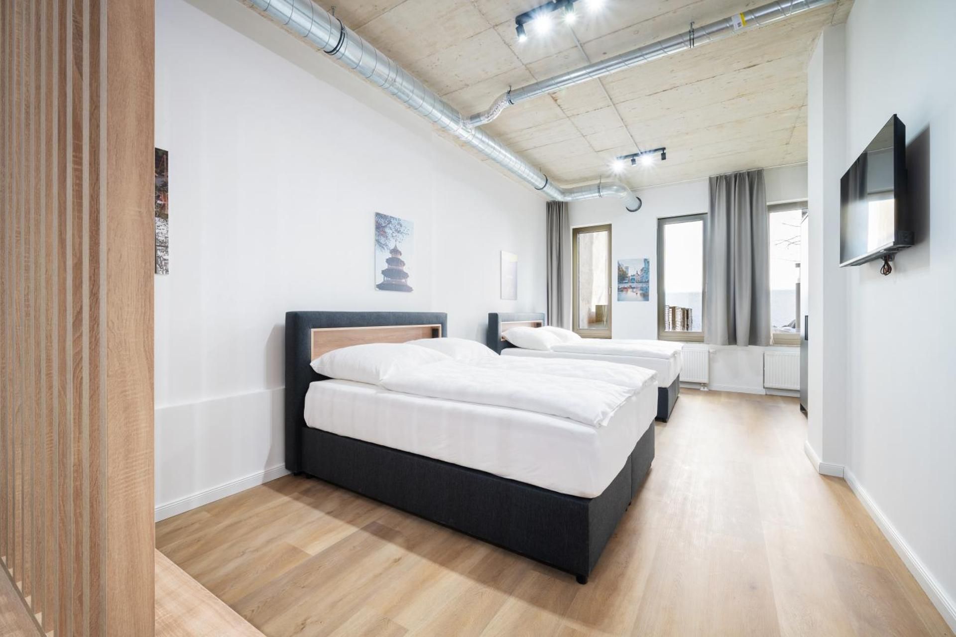 DELUXE APARTMENT