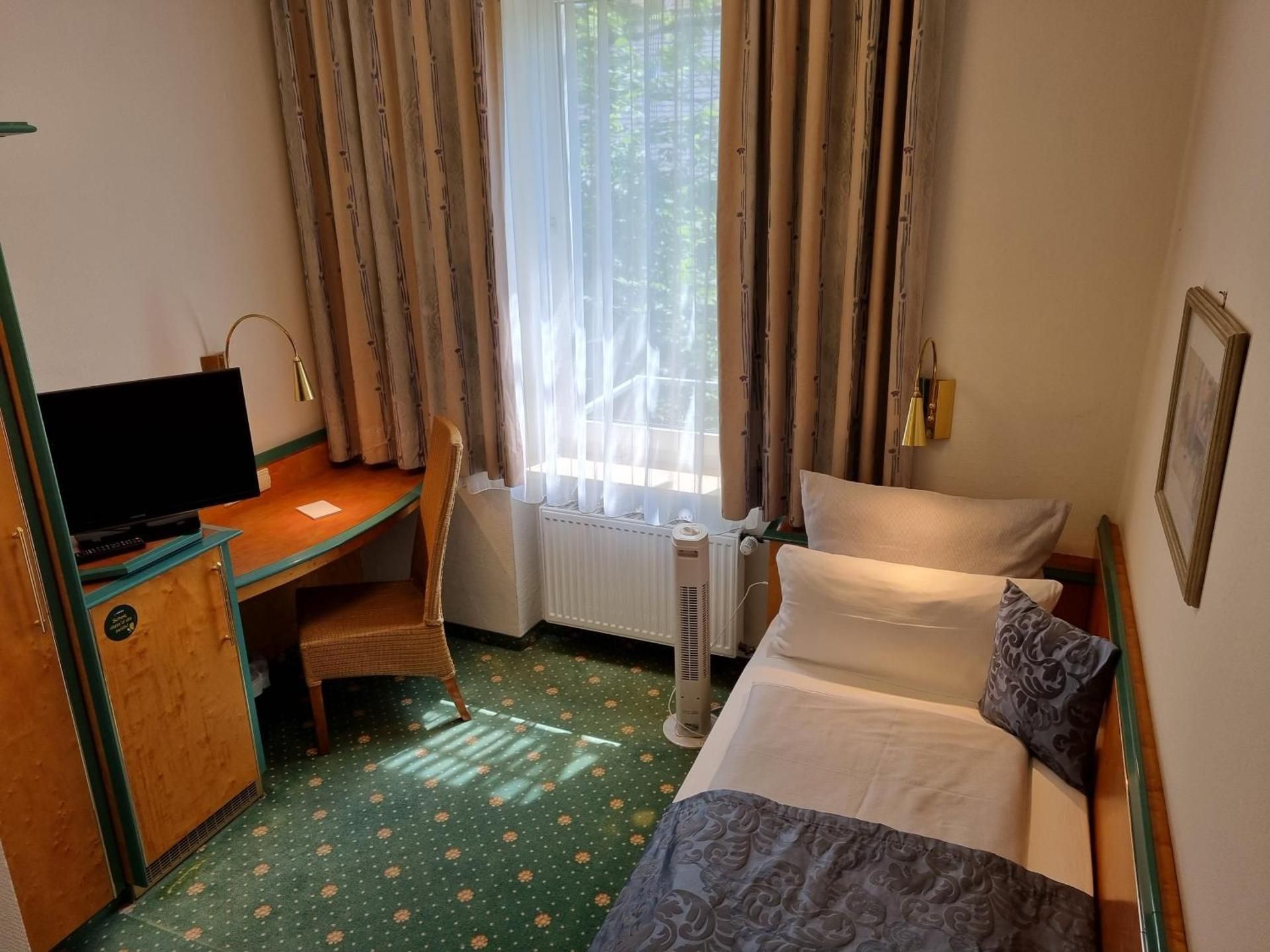 Large Single Room