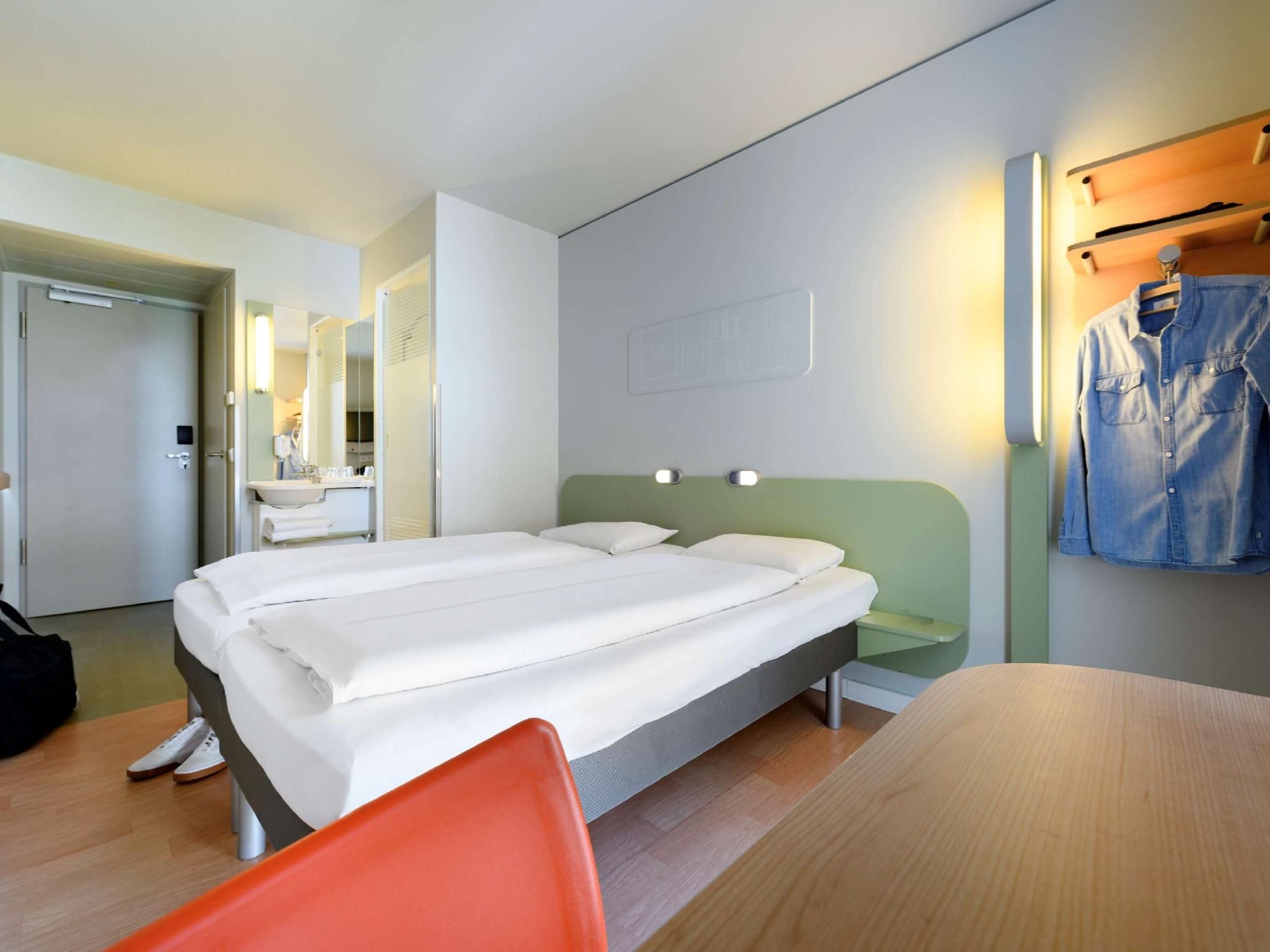 TWIN ROOM with Twin Beds