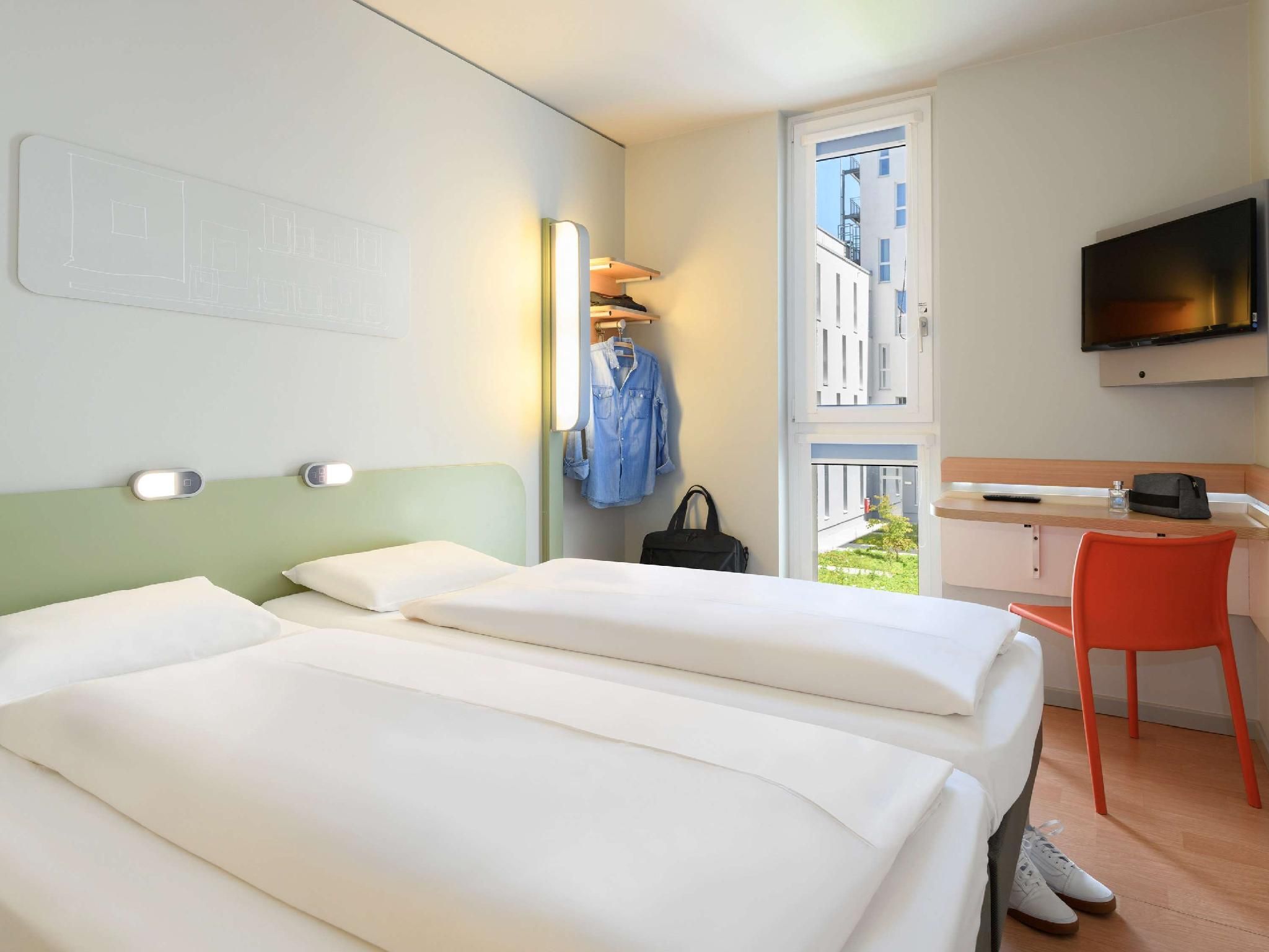 TWIN ROOM with Twin Beds