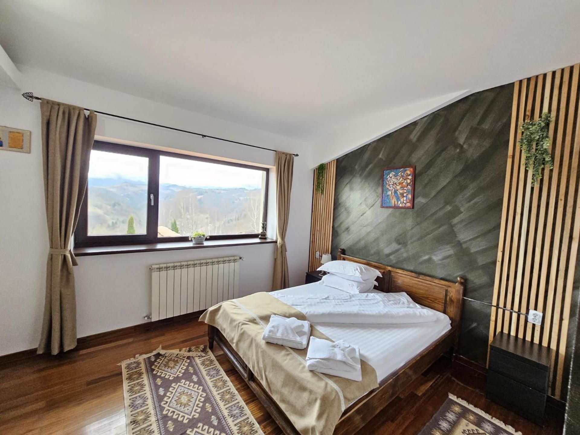 Double Room with Mountain View