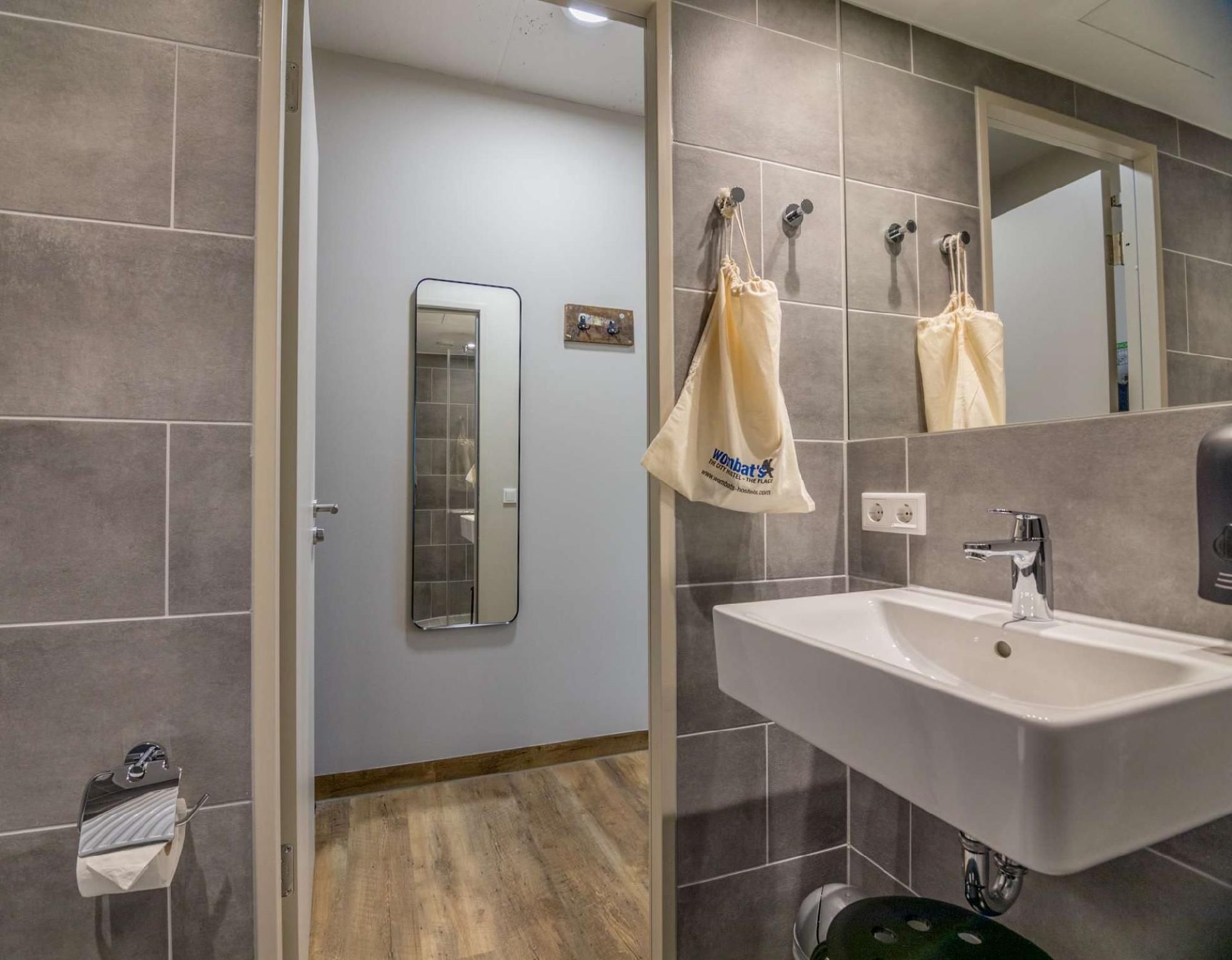Entire 8-Bed Private Dormitory - Mixed