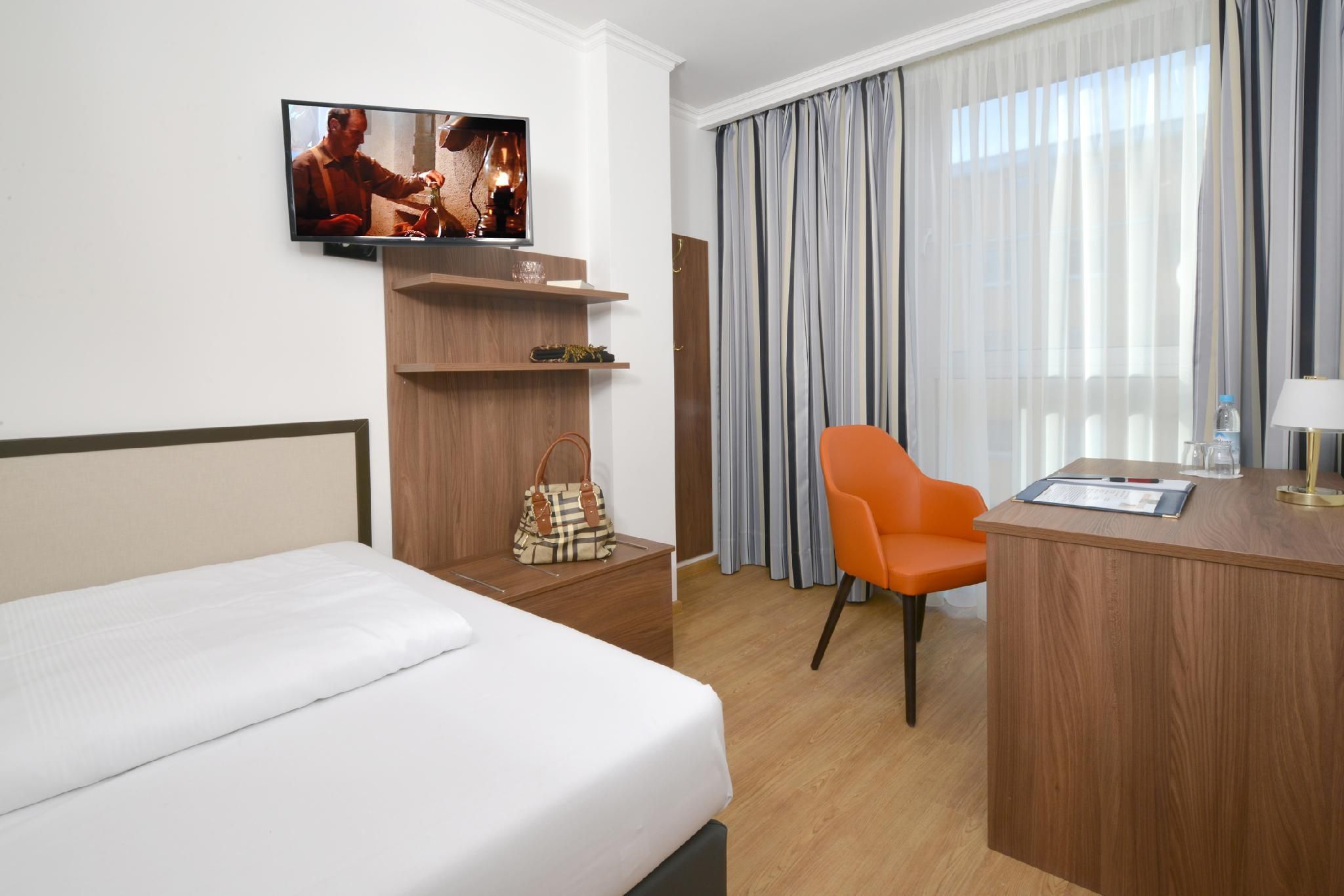 Single Standard Room