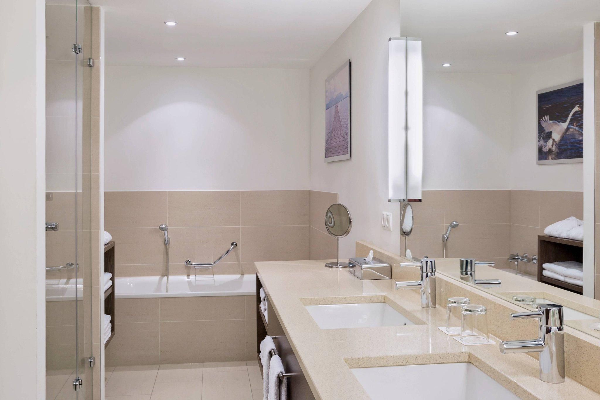 Grand Suite, 1 Bedroom 2 room Suite, 1 King, City view