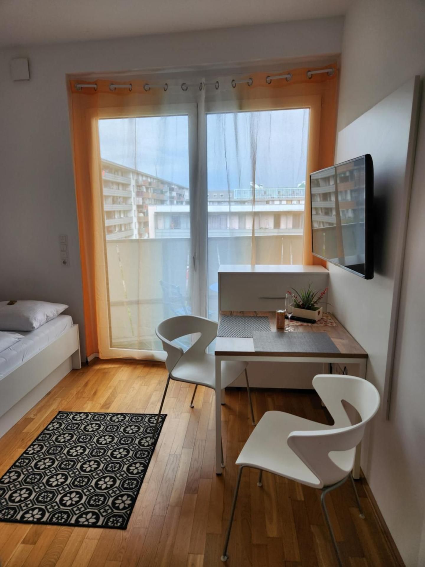 Apartment with Balcony