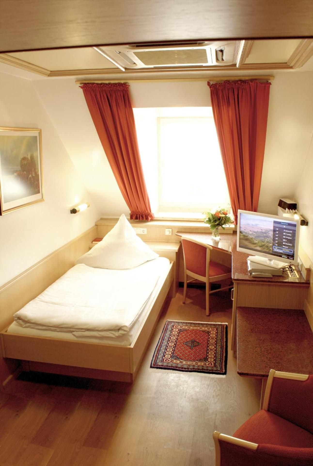 Economy Single Room