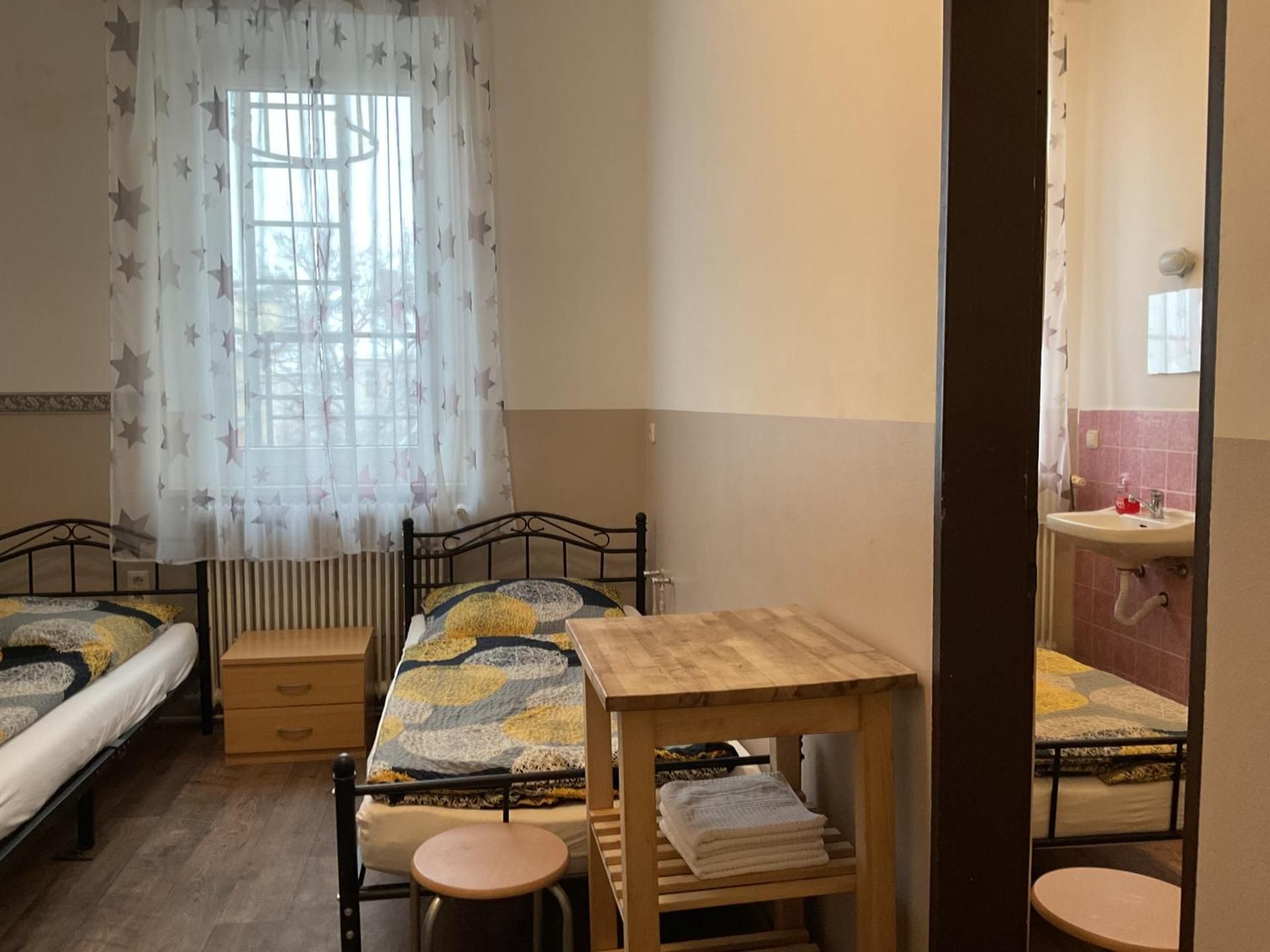 Economy Triple Room