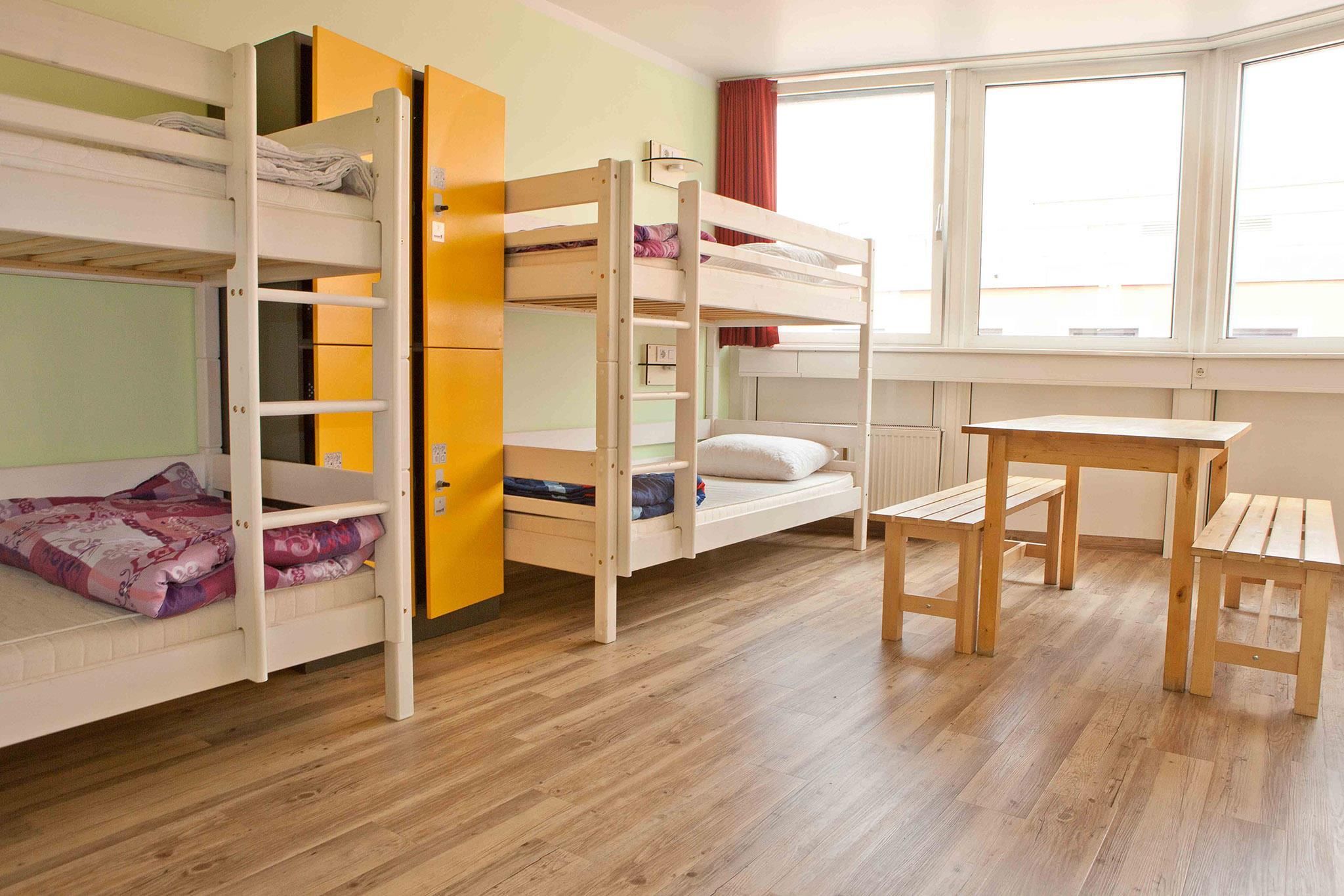 Single bed in 6 bed Female only Dormitory room