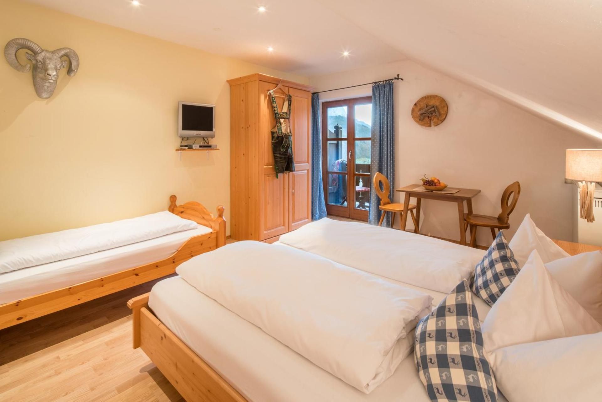 Triple Room