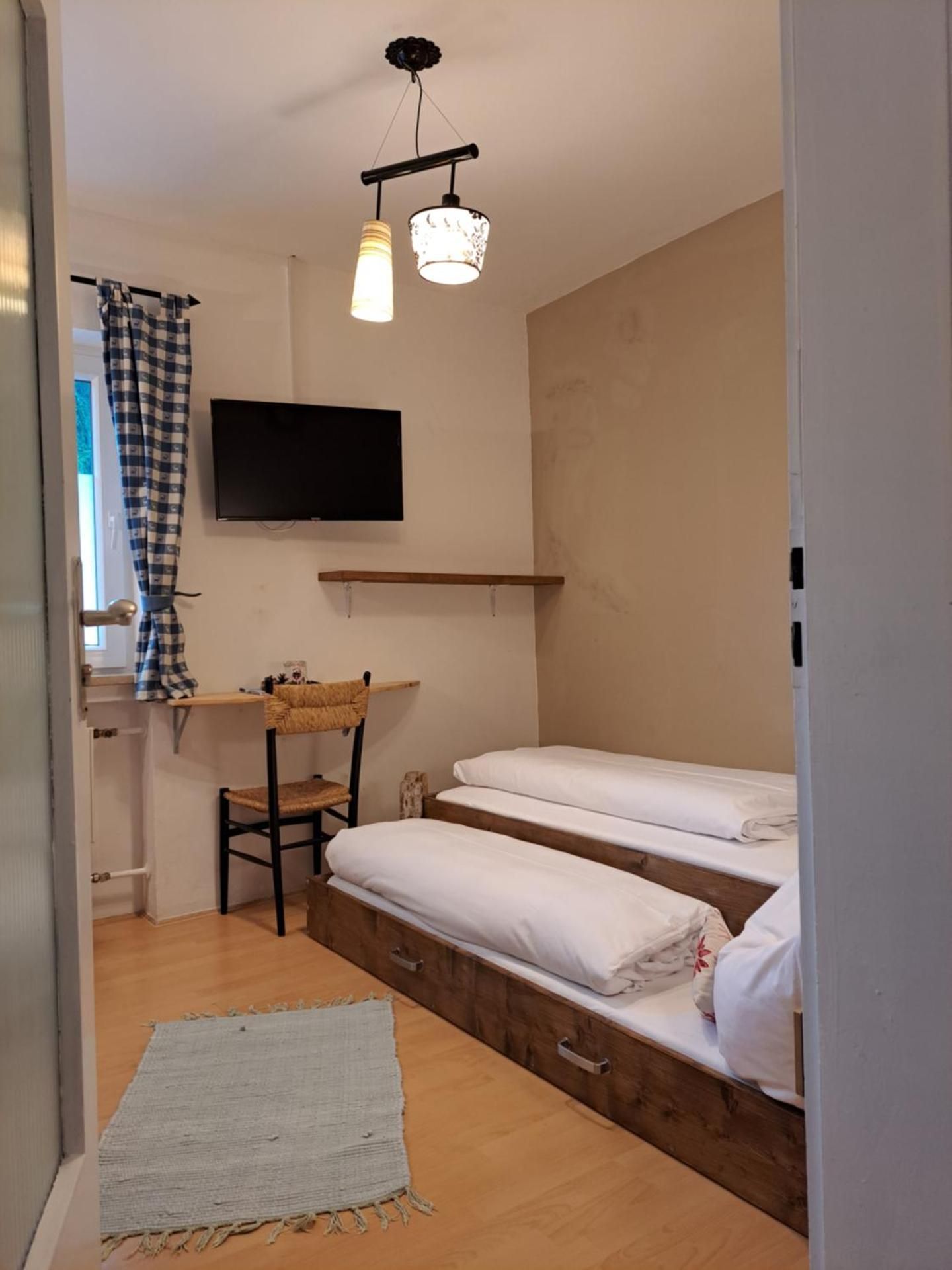 Single Room with Shared Bathroom