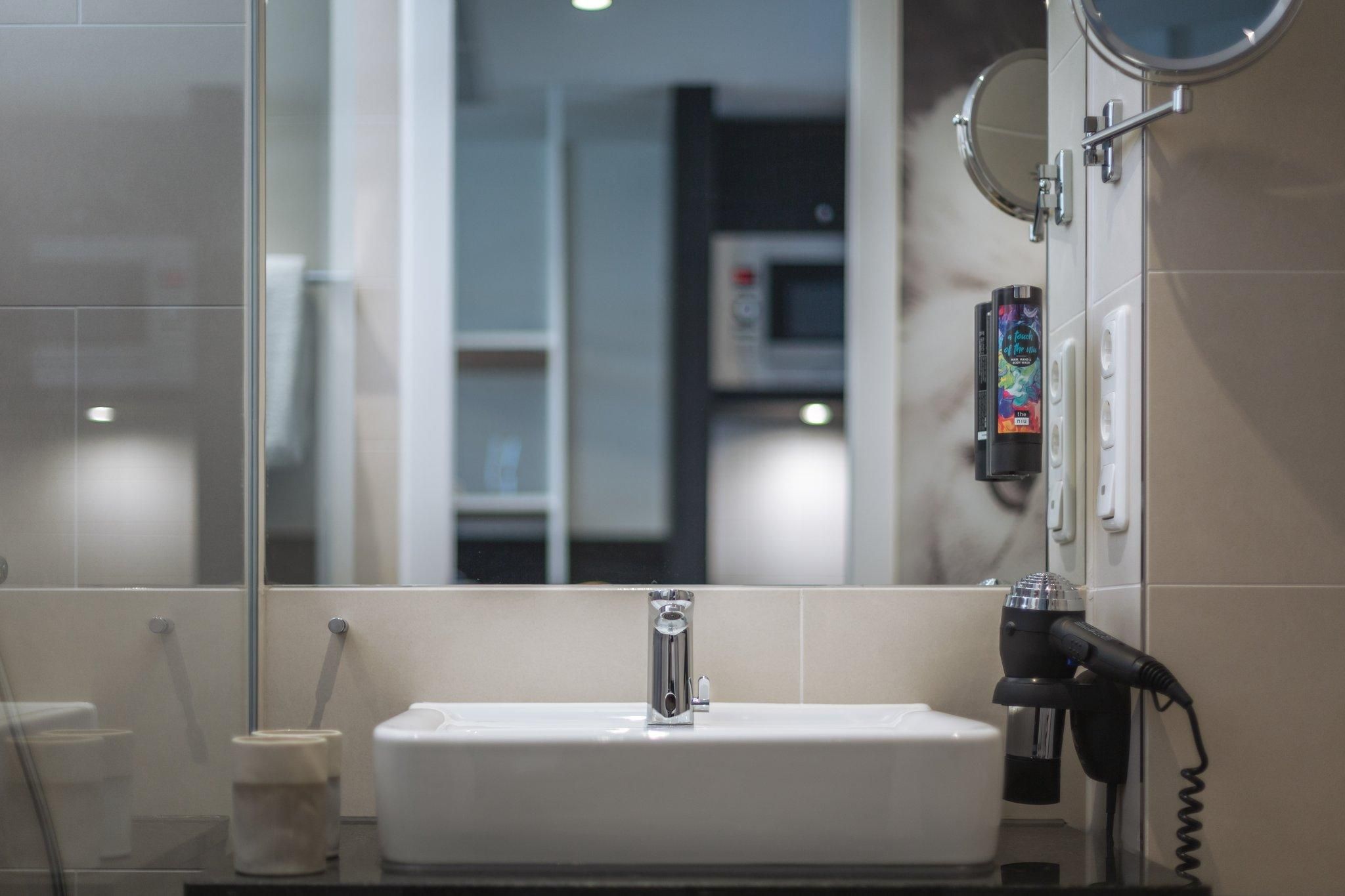 Holiday Inn the niu, Leo Nuremberg By IHG 1 Queen Standard 3