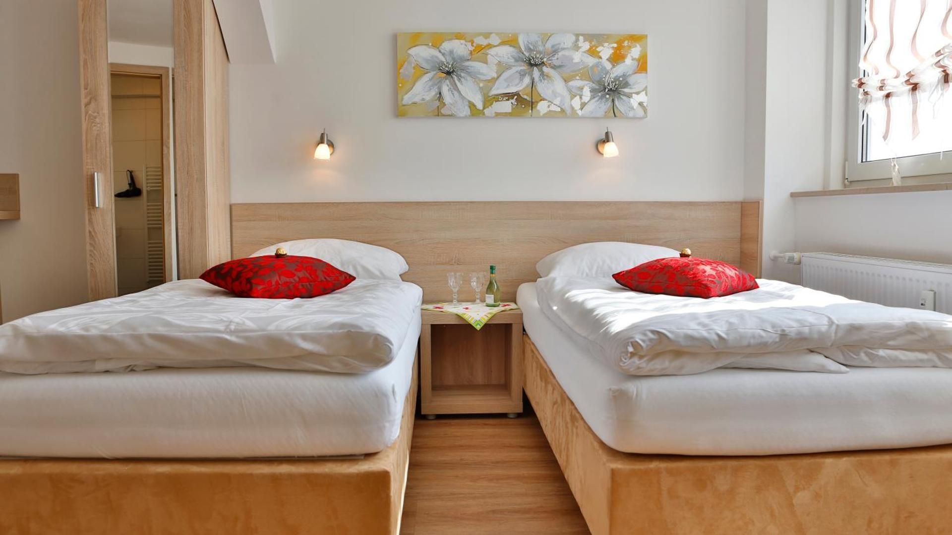 Twin Room with Shower