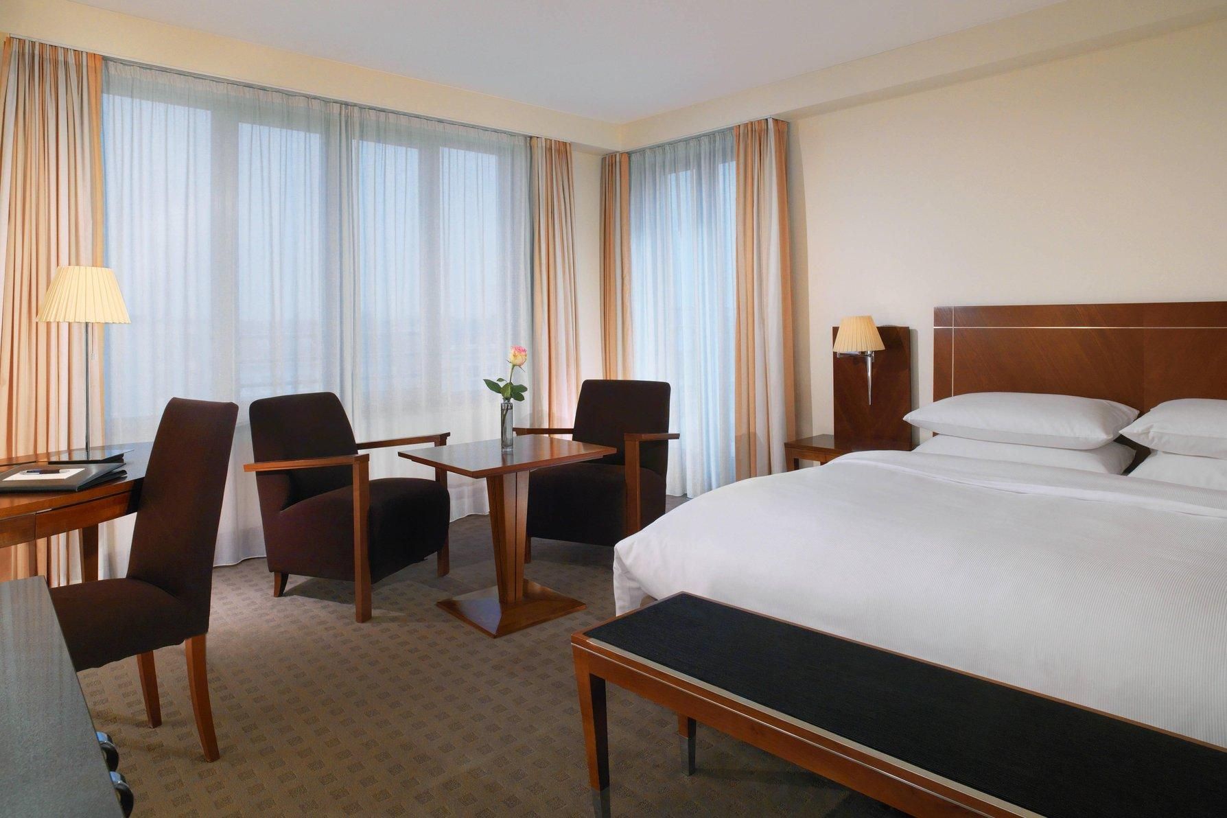 Sheraton Carlton Hotel Nuernberg Superior Room, Guest Room, 1 Queen, Bed 1,80x2,10 M, Pool Access