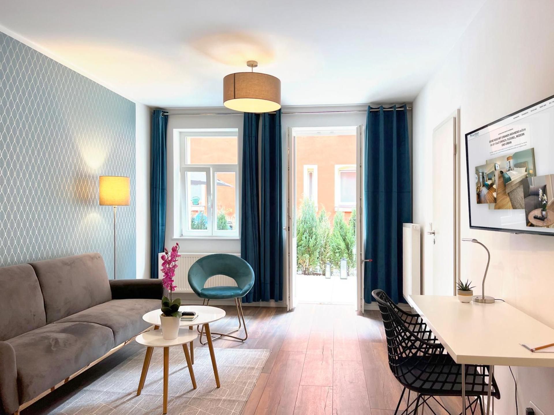 Supreme Two Bedroom Apartment with a Living Room and a Terrace or Galery - Denisstr. 56