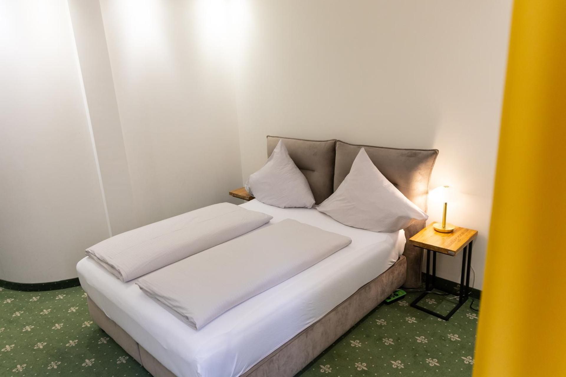 Double Room with Private External Bathroom