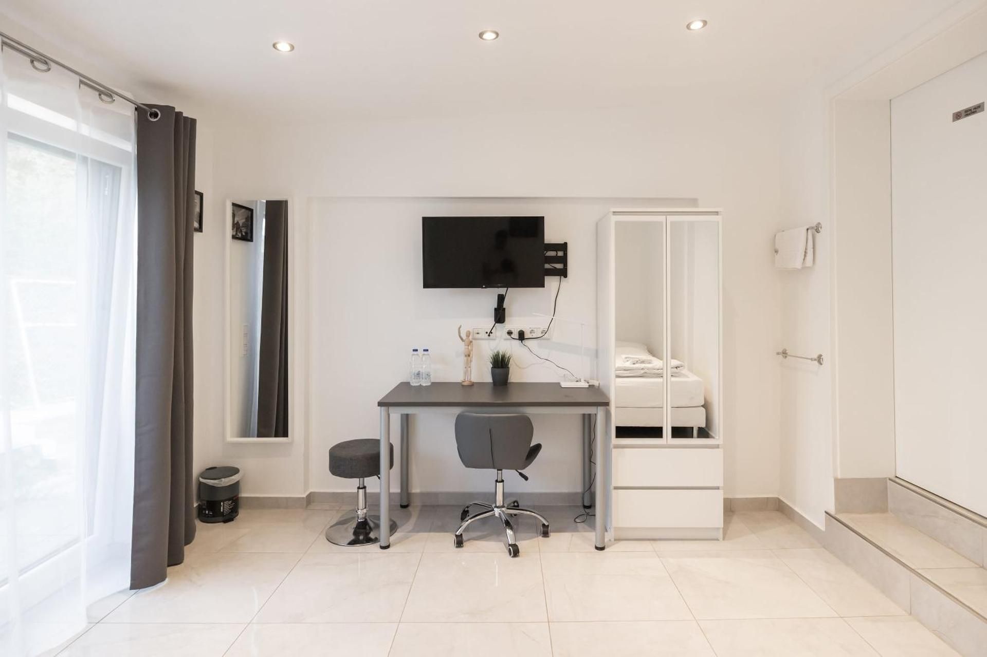 Quadruple Room with Private Bathroom