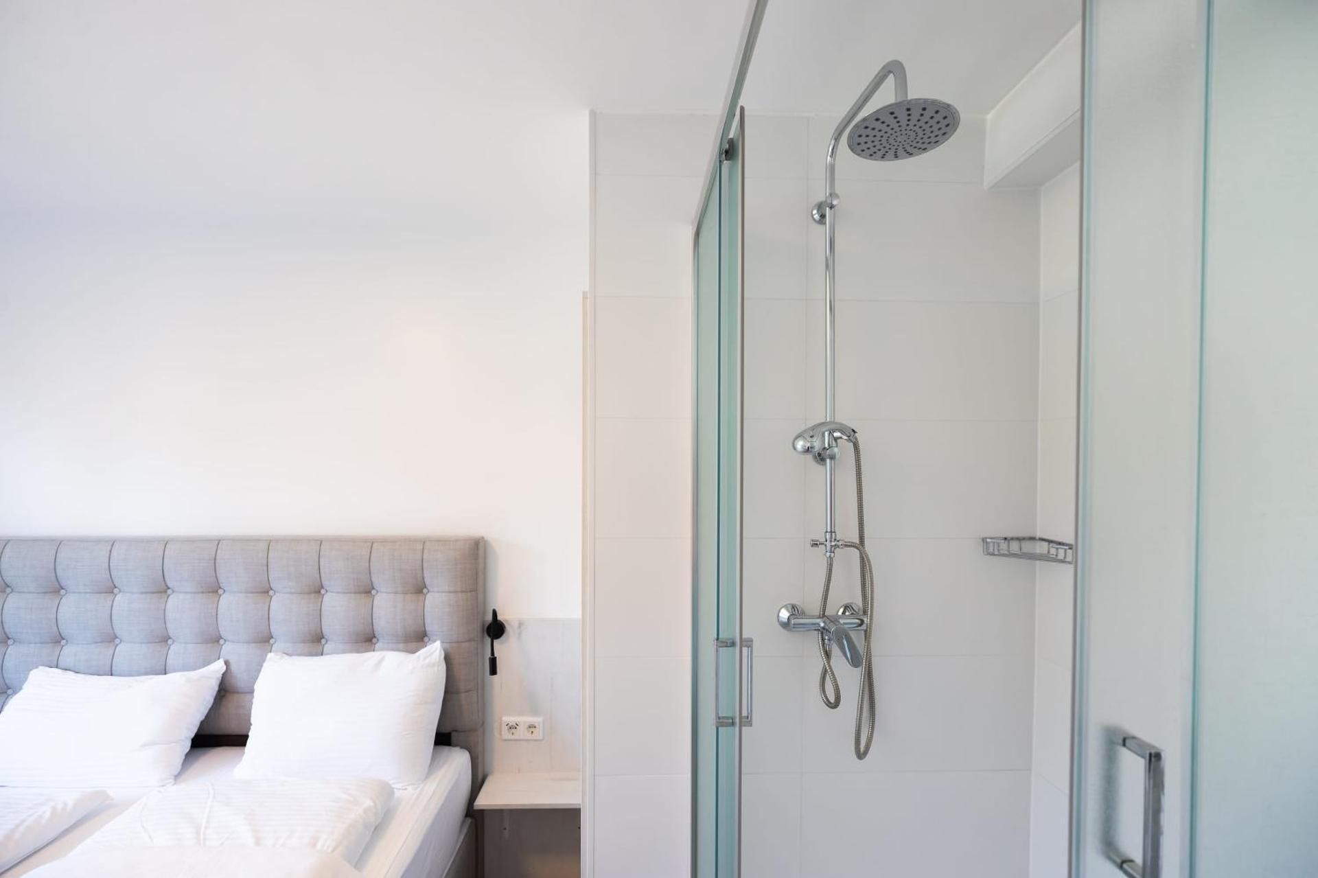 Double or Twin Room with Shower
