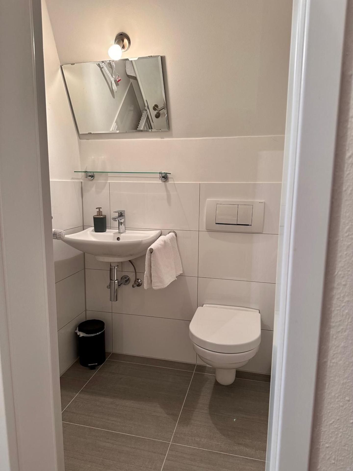 Hayk Altstadthotel & Appartements Small Double Room 3