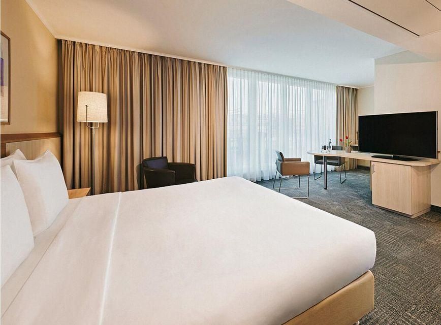 1 King Bed With Balcony Deluxe