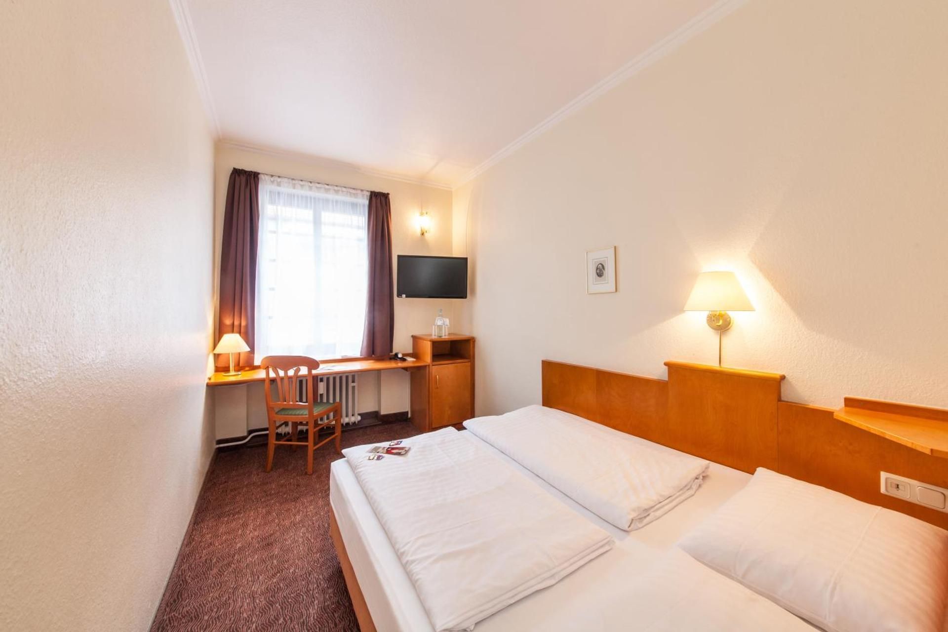 Hotel Ahl Meerkatzen Queen Room 2