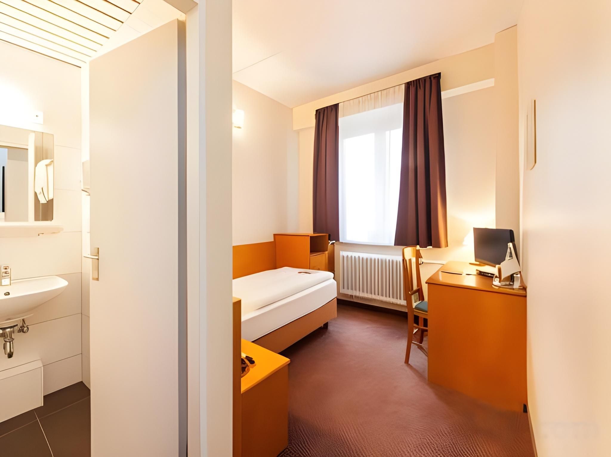 Hotel Ahl Meerkatzen Queen Room