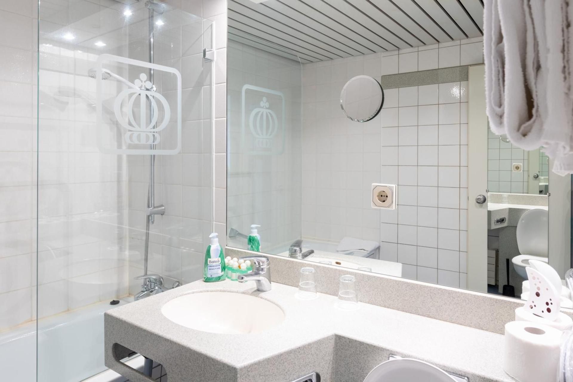 Hotel Konigshof The Arthouse Standard Double or Twin Room 3