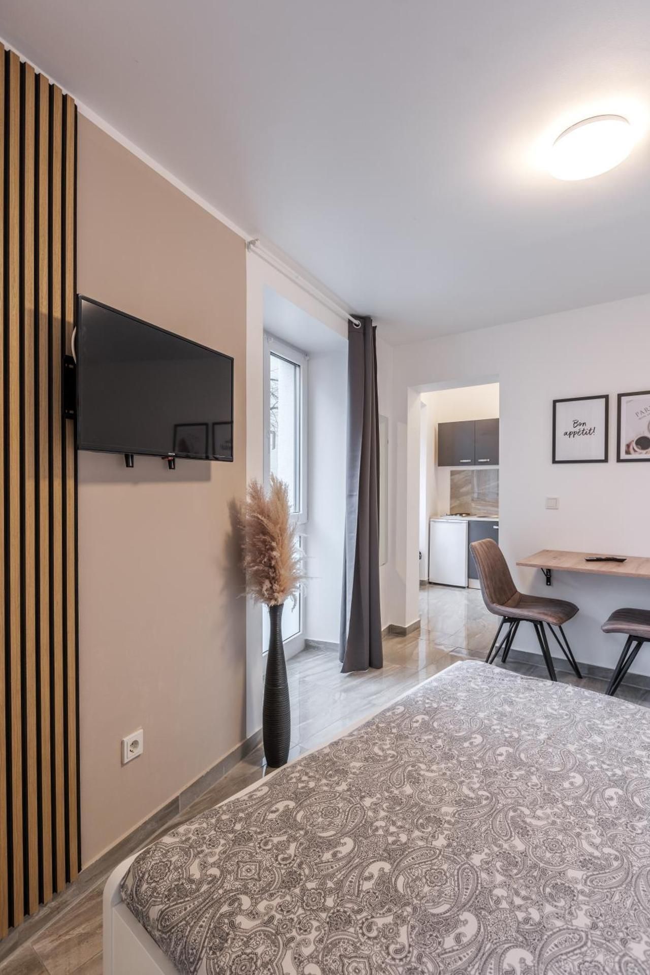 Apartments Cologne Studio Apartment 2