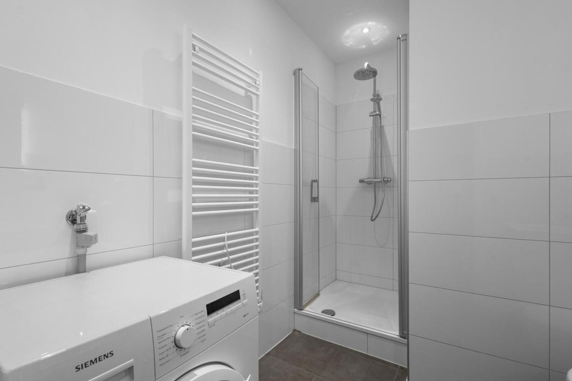 One-Bedroom Apartment with Balcony