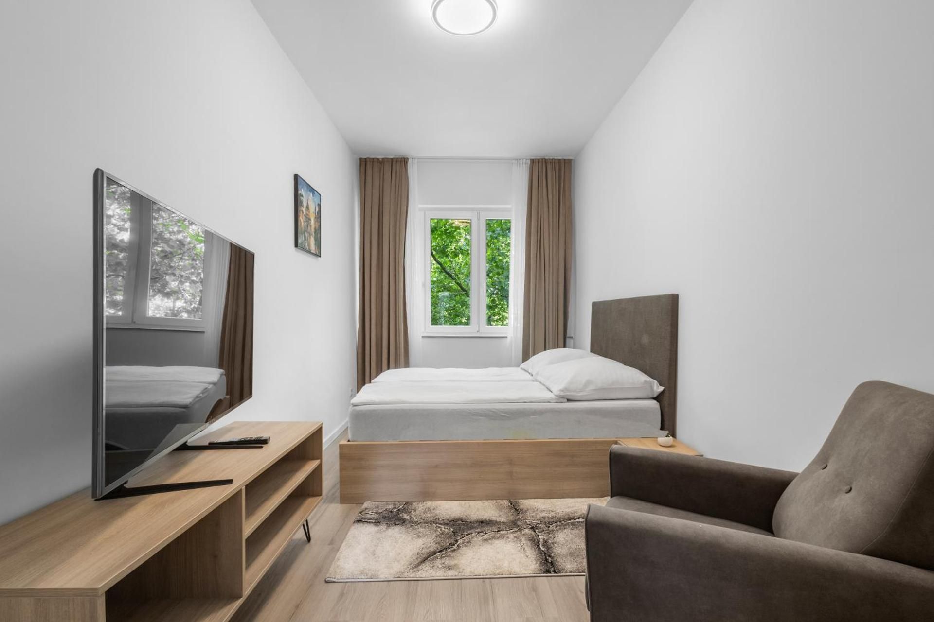 Two-Bedroom Deluxe Apartment with Balcony