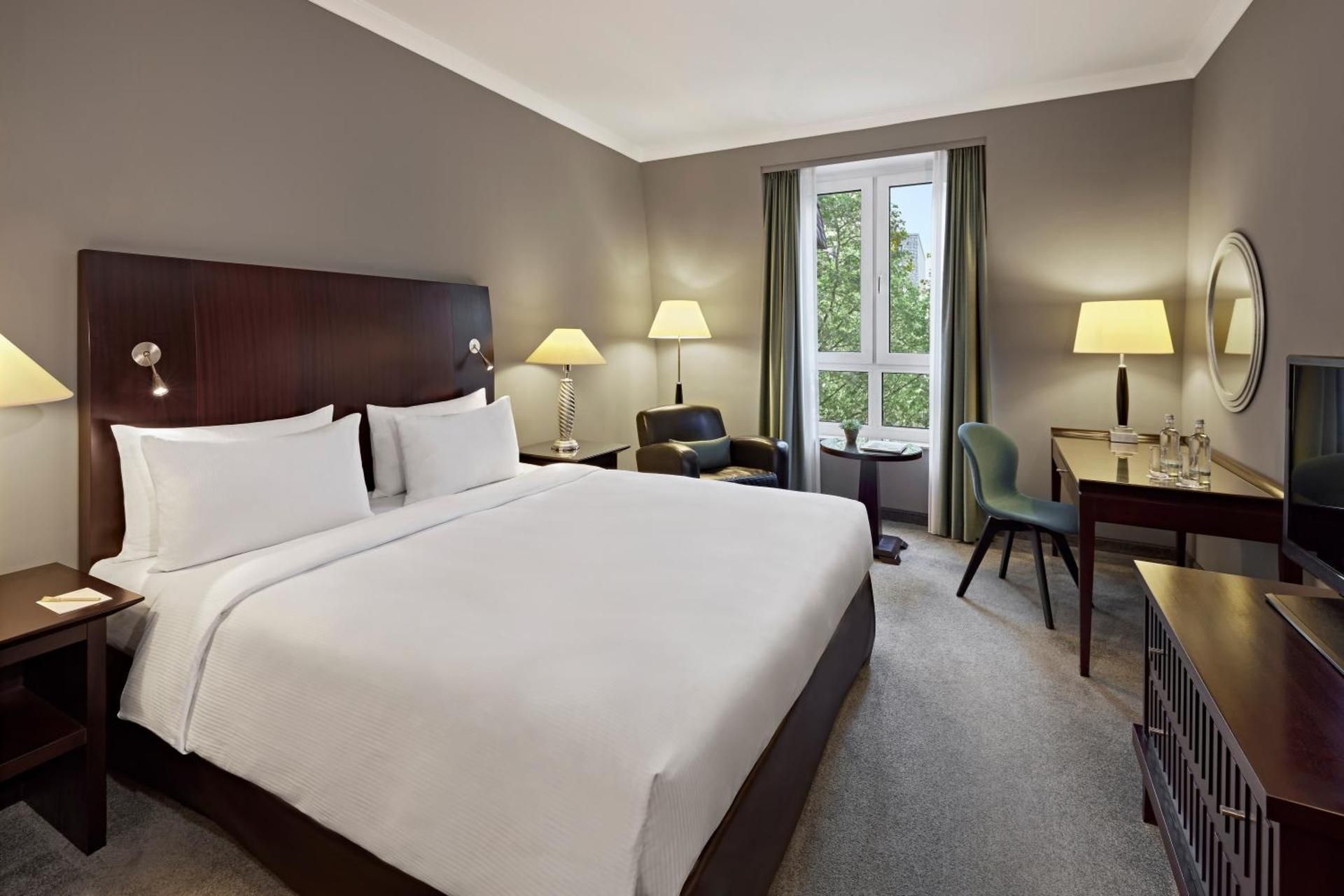 Lindner Hotel Cologne City Plaza 1 King Bed  2