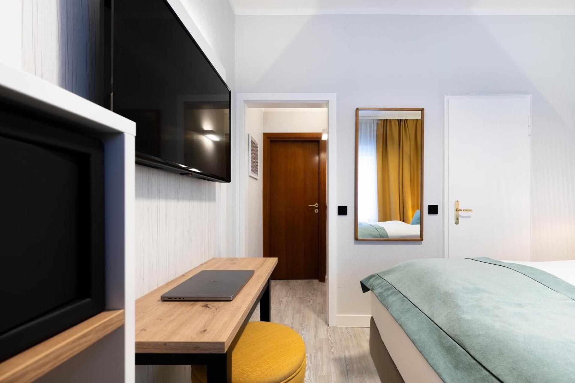 Standard Room with Two Single Beds