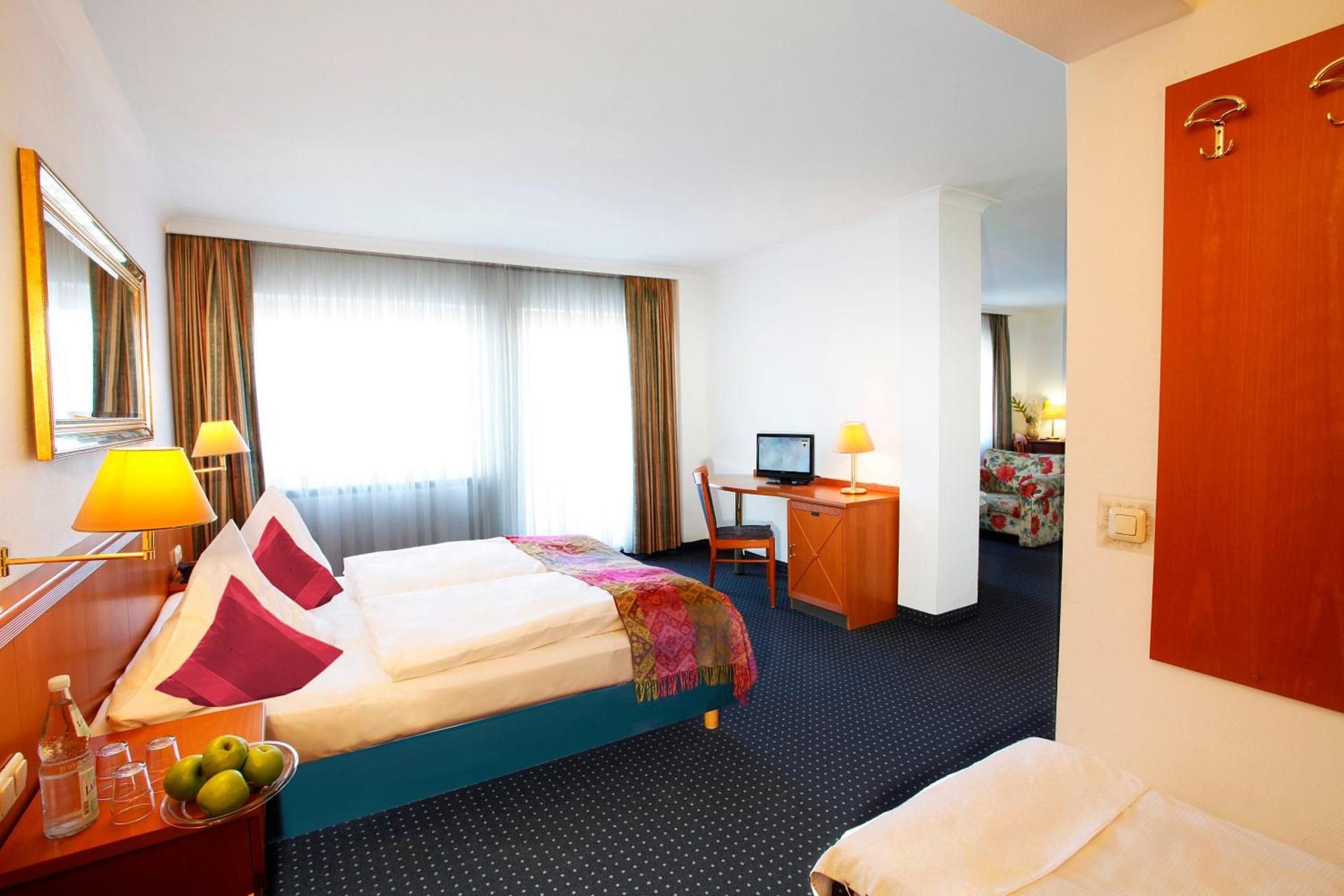 Centro Hotel Royal Superior Triple Room