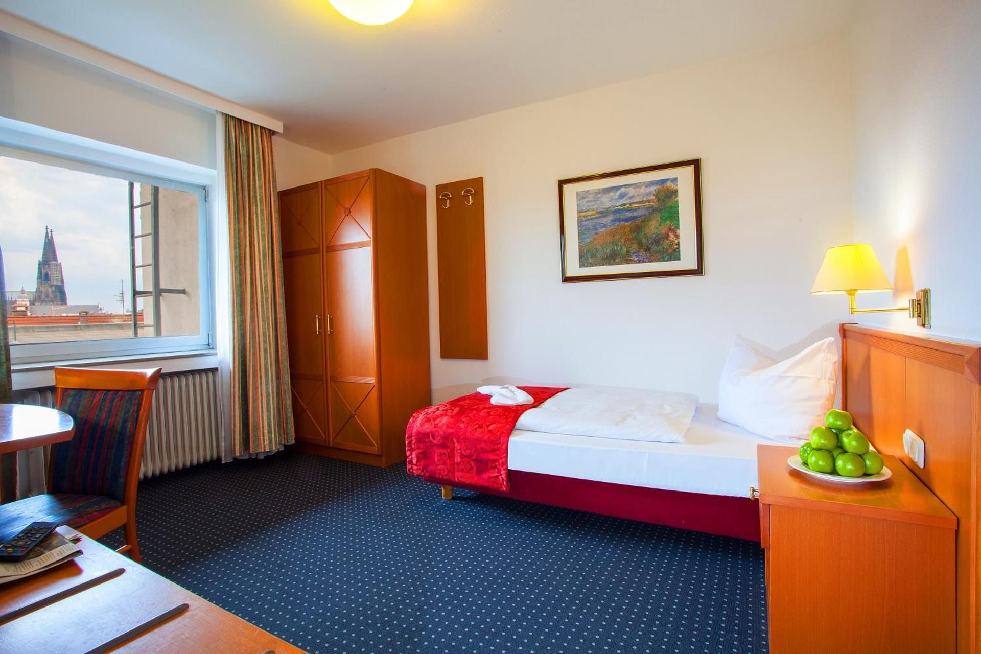 Centro Hotel Royal Single Room