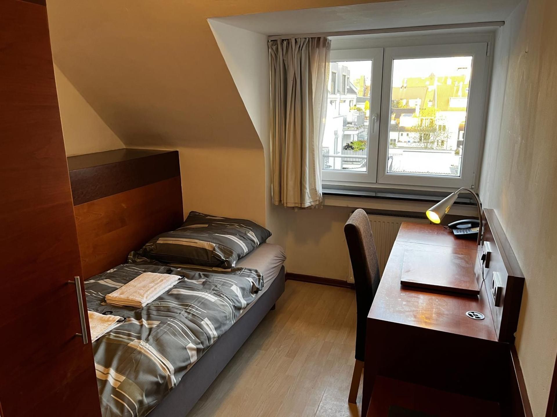 Single Room with Shared Bathroom
