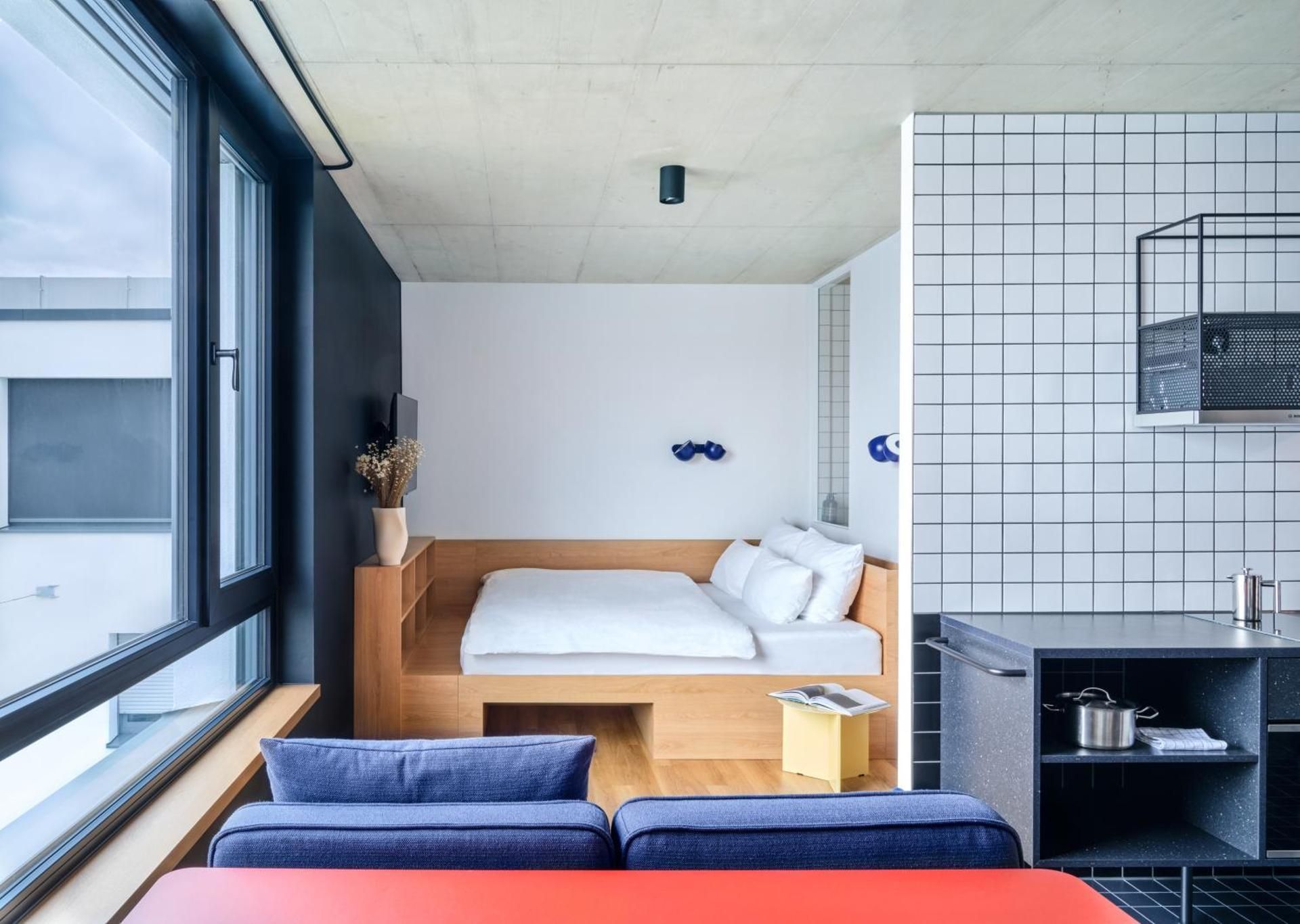 STAYERY Cologne Ehrenfeld Design Apartment with King-Size-Bed