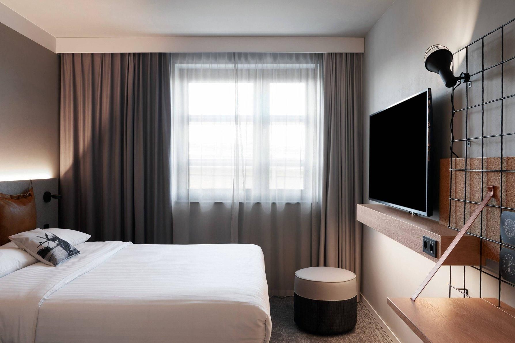 Moxy Sleeper, Guest room, 1 Queen