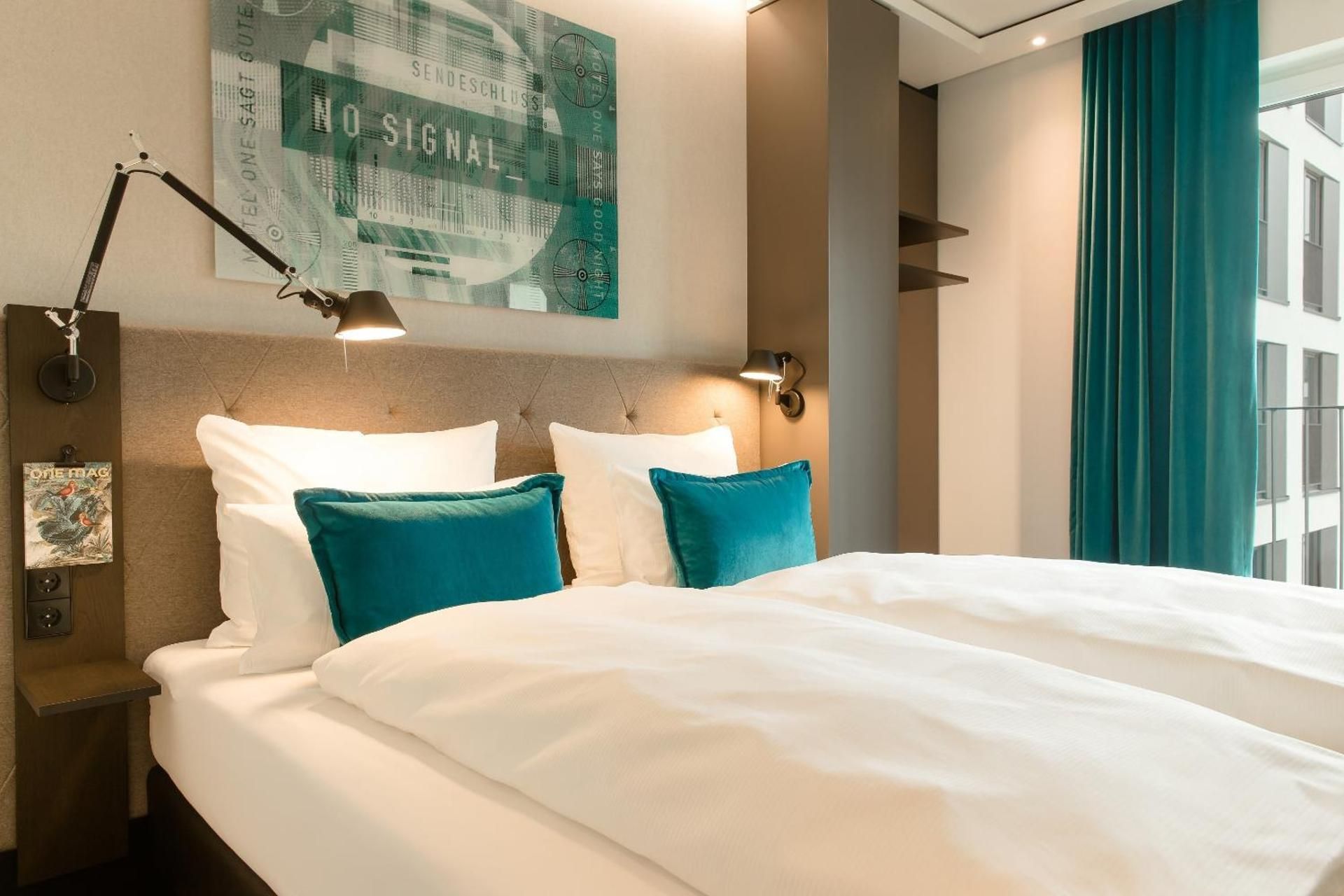 Motel One Koln-Messe Standard Queen Room 2